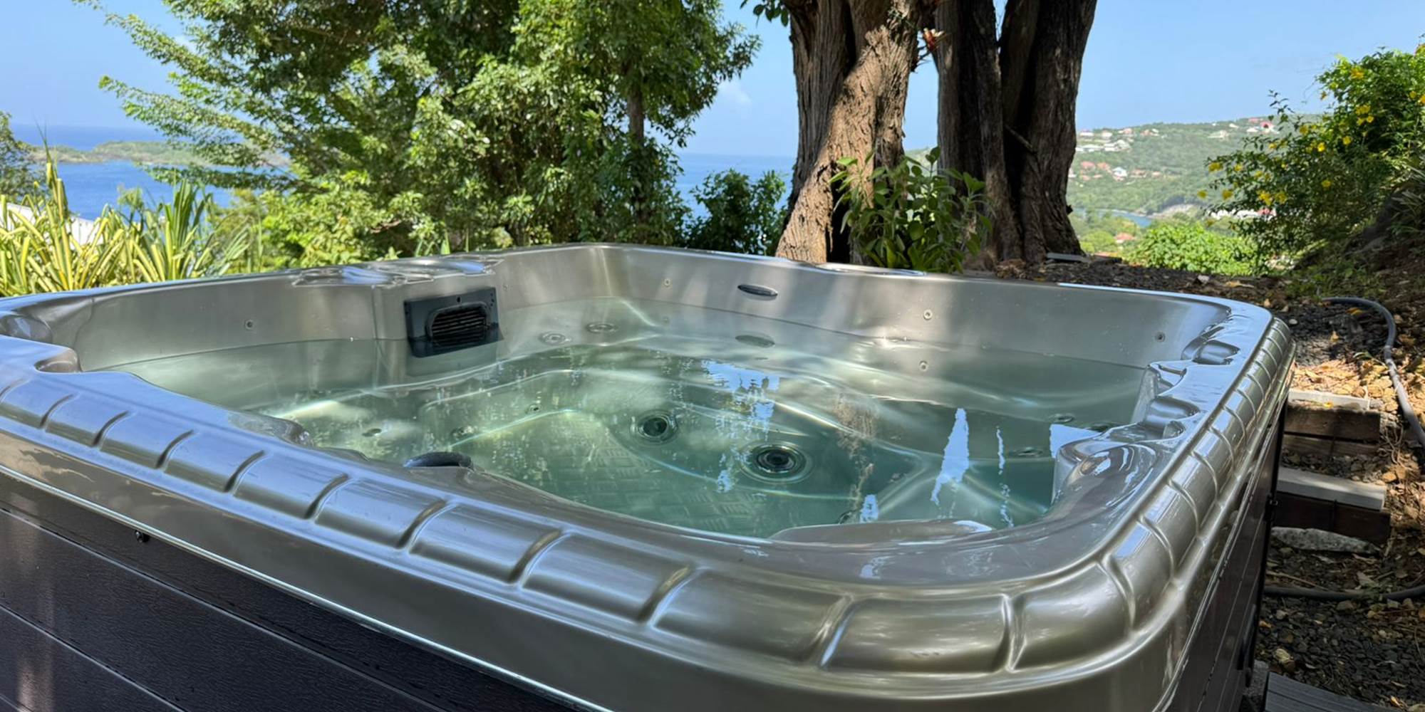 jacuzzi_gitesReserve