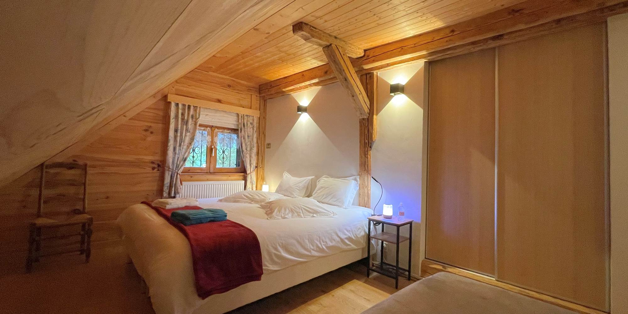 Chambre Bétoine - 1 lit King Size 180x200 et 1 lit 90x200