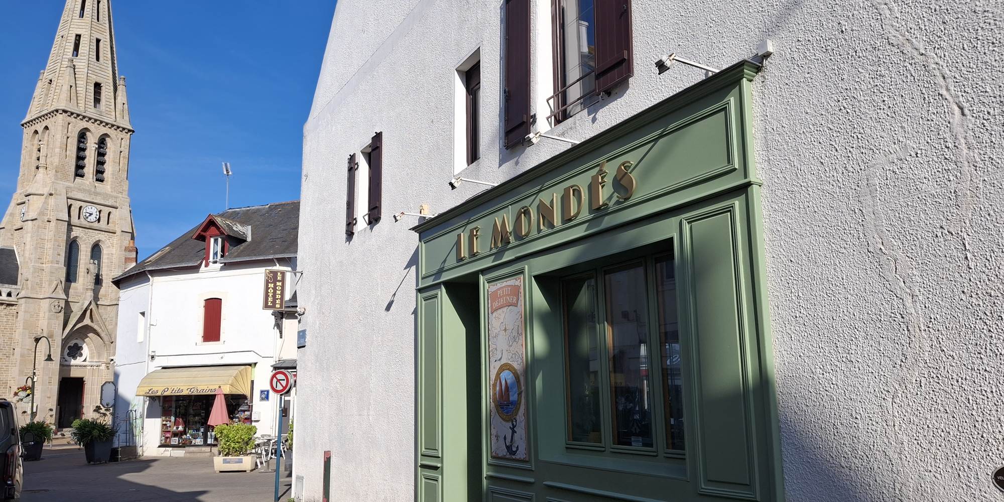Façade du bar le Mondés