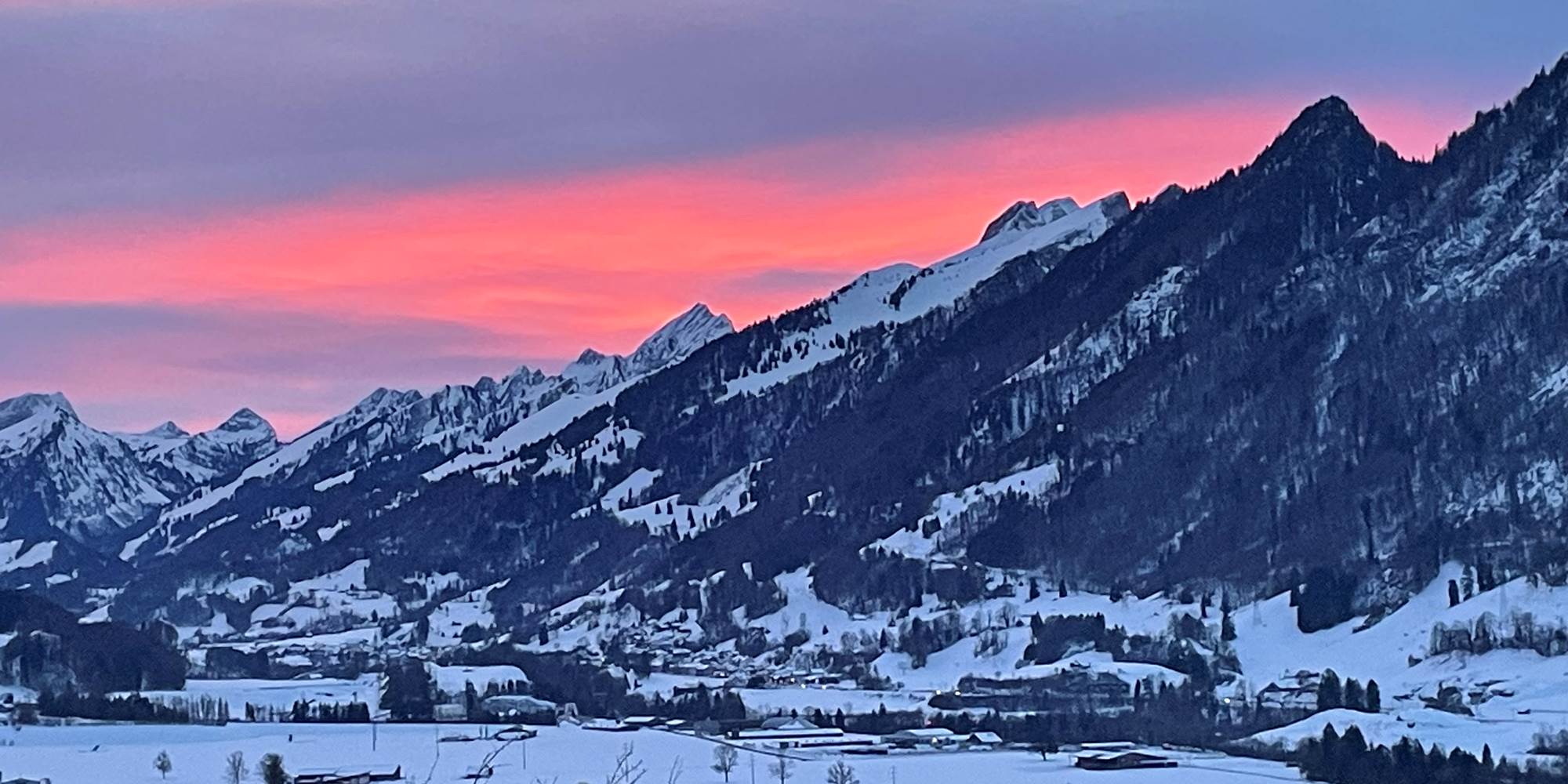 coucher-de-soleil-hiver-payage-neige-Gruyere-Suisse