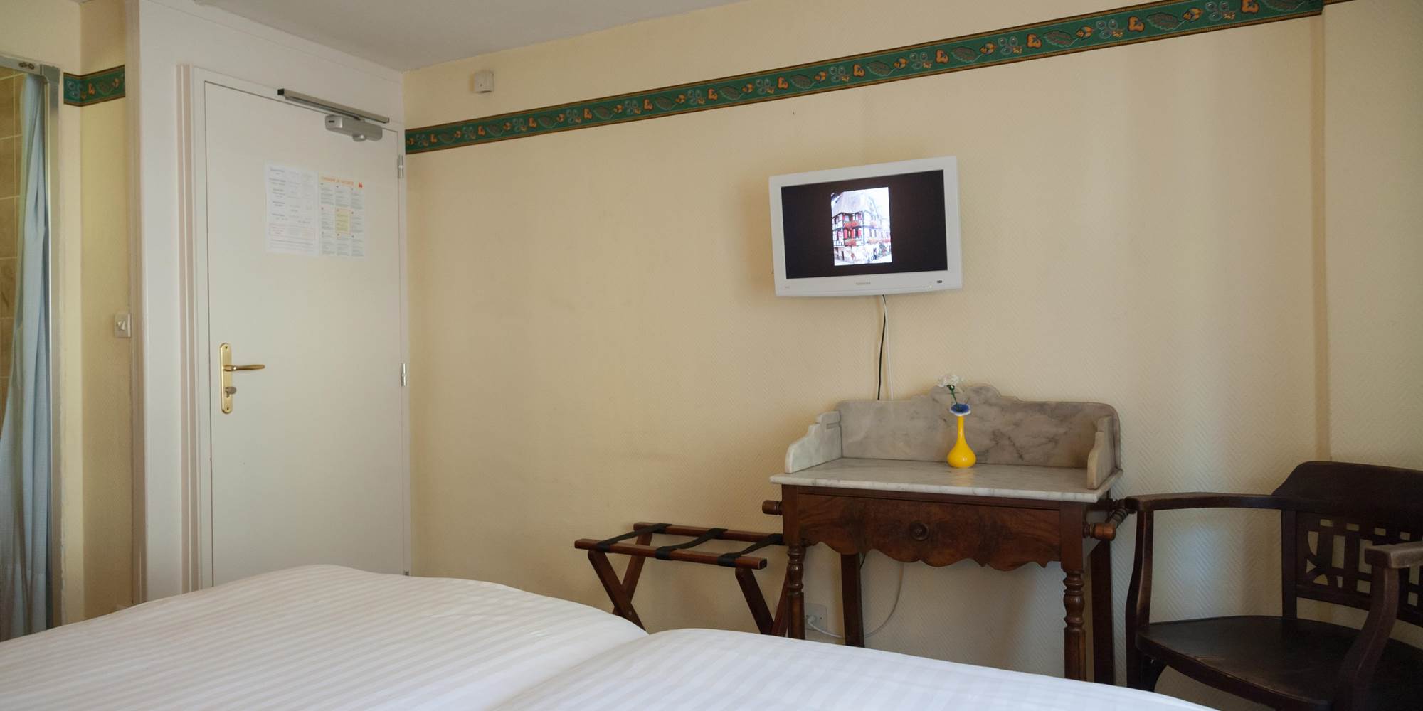 Chambre lits jumeaux (2)Hotel Restaurant Zum schnogaloch Alsace Obernai