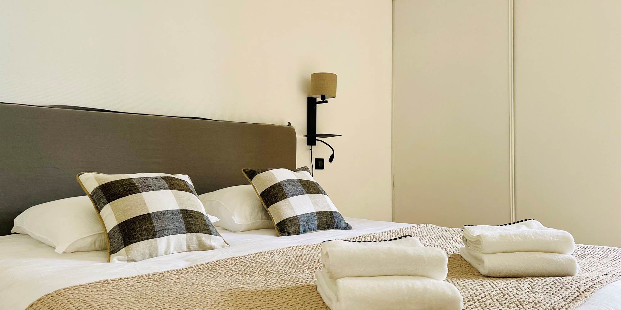 location vacances meublé 2 chambres proche thermes et marché de Rochefort