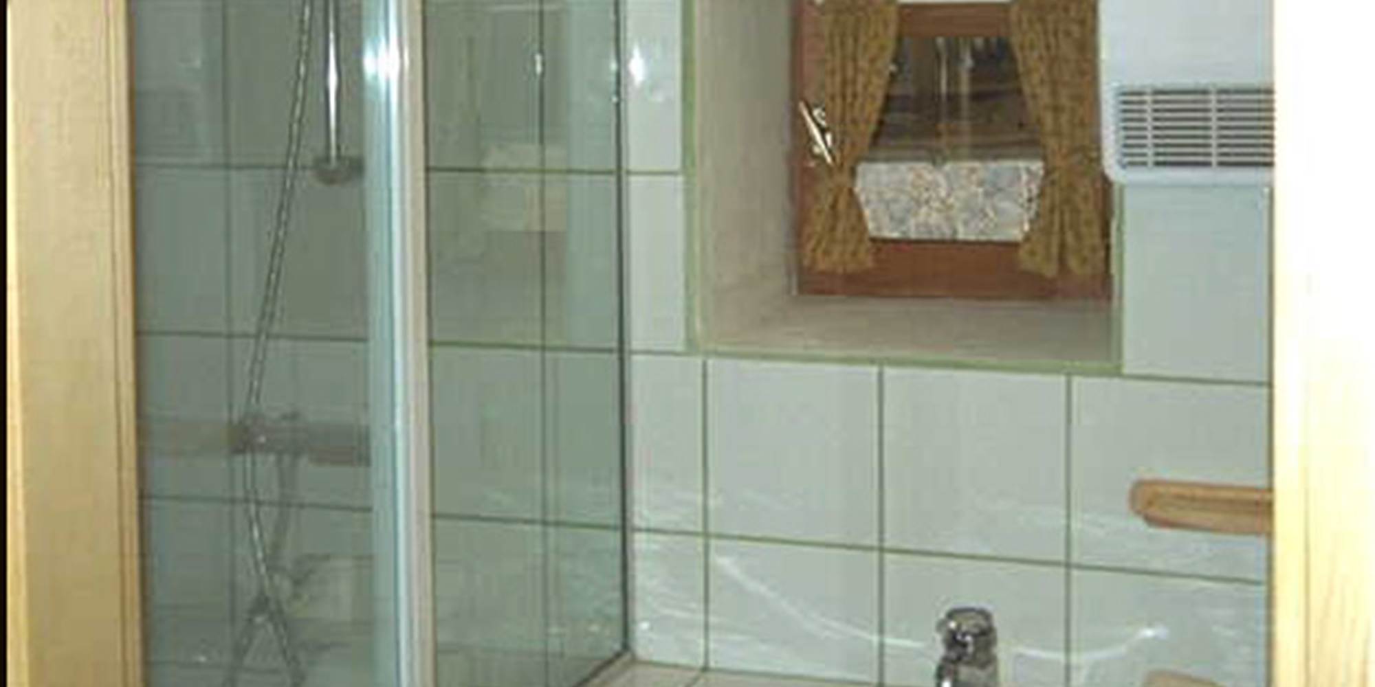 Sdb avec douche italienne.