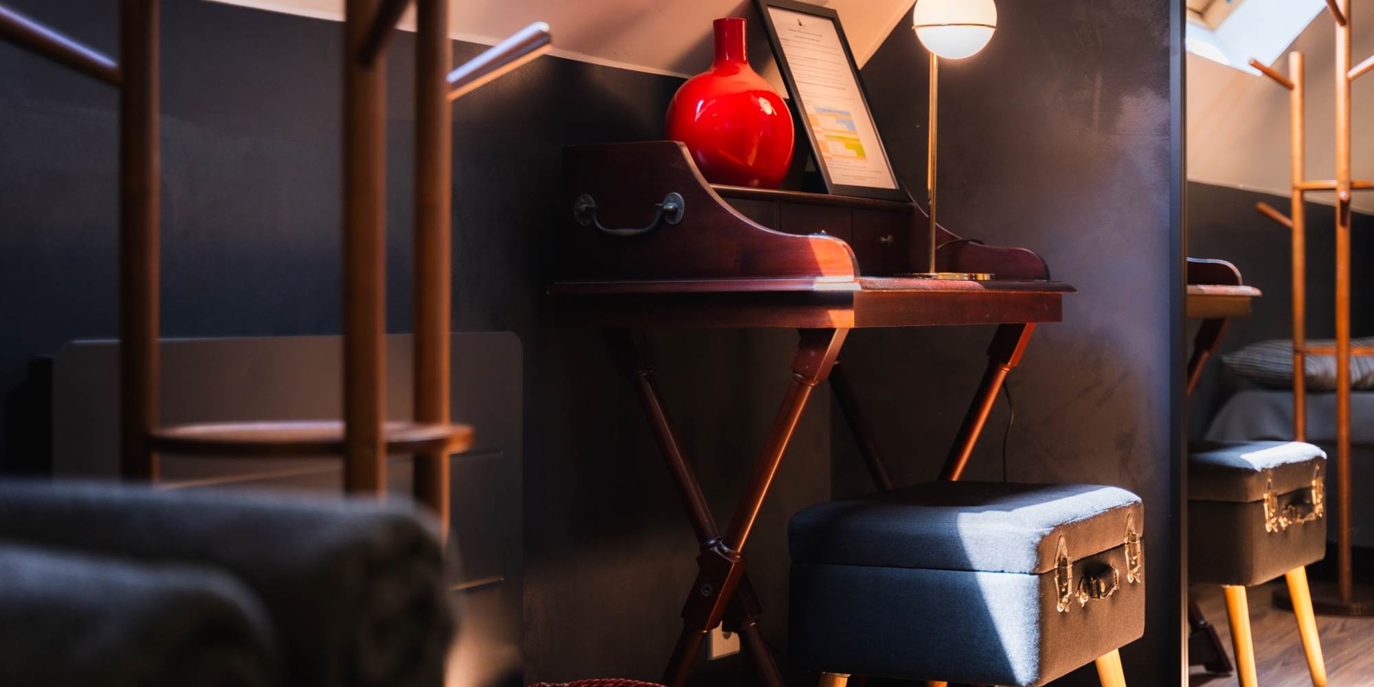 Chambre les danseurs: le secrétaire