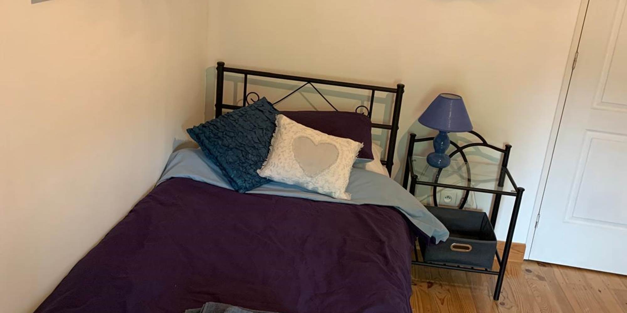 Single Bedroom in Poppies