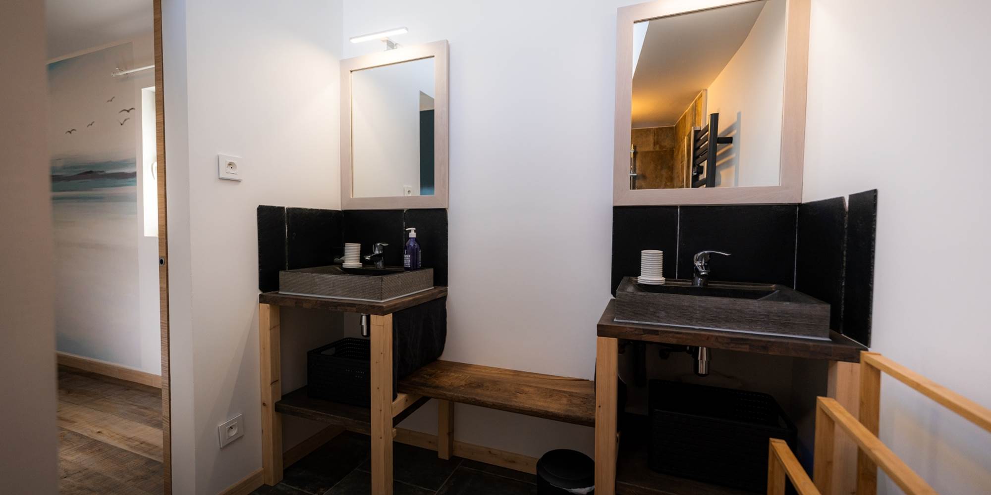 Chambre petite longère: les 2 vasques