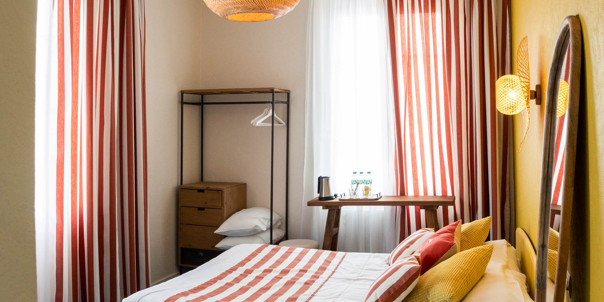 Hotel La Villa Rose Marie saint brevin océan chambre triple lit double lit simple grande douche petit déjeuner diner restaurant terrasse sous les pins