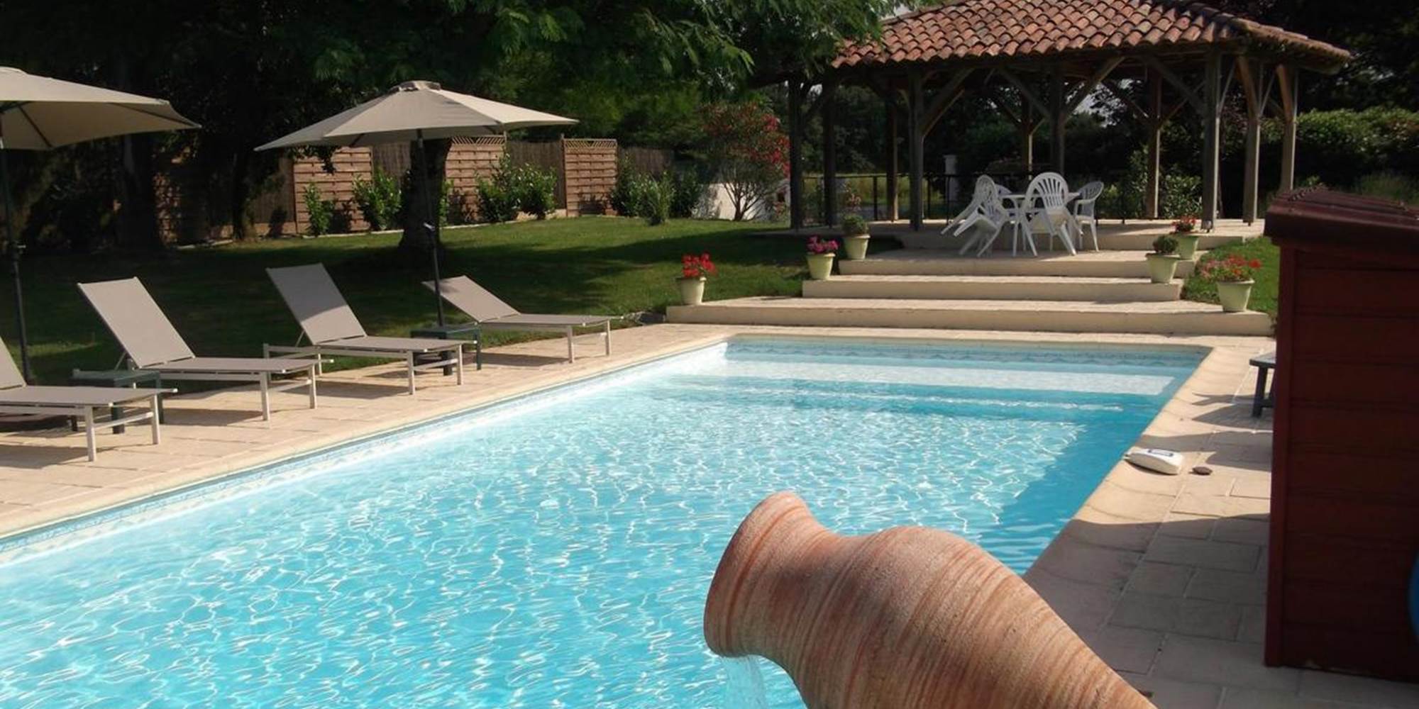 PISCINE COMMUNE ET CHAUFFEE