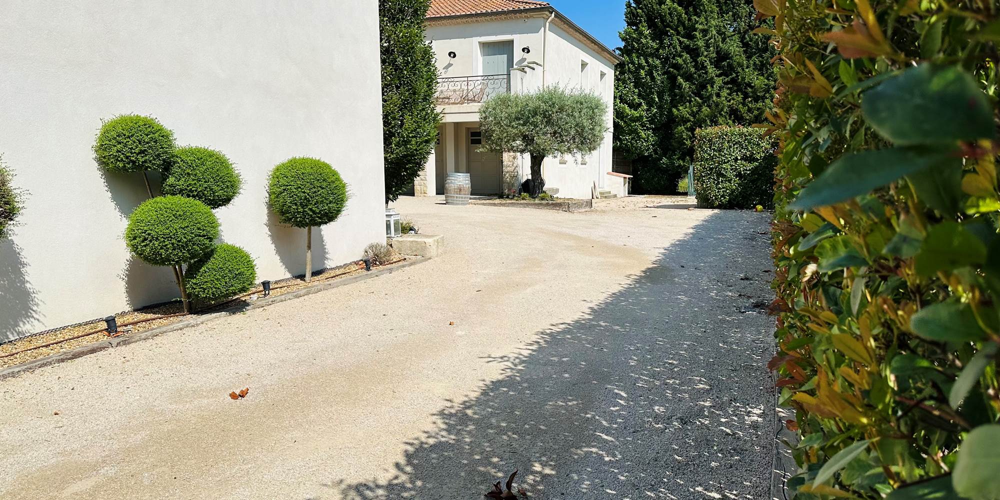 Vue de l'entrée, proche des domaines de vin, location maison en famille, location maison entre amis.