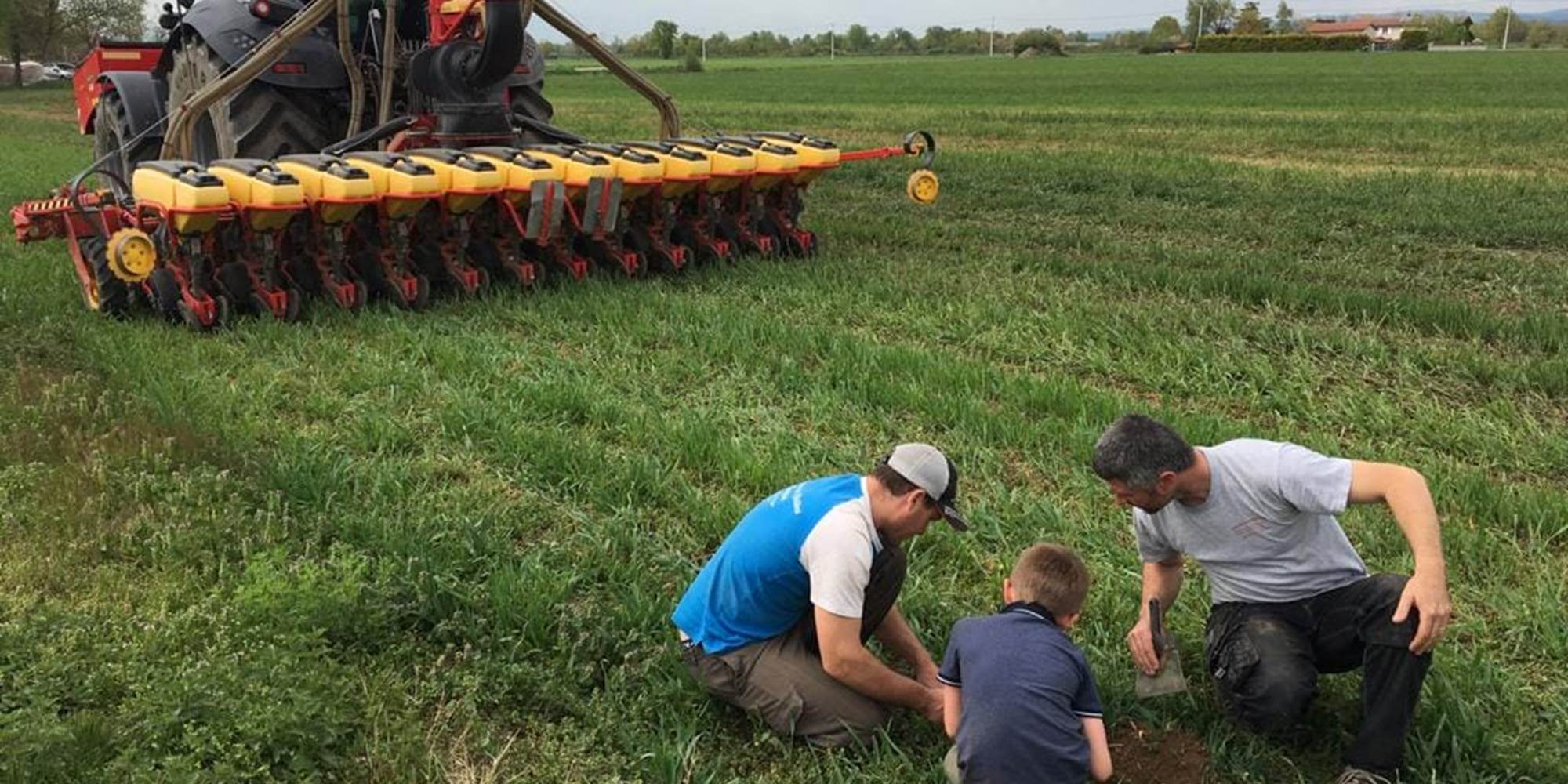 Ferme des delices foreziens, visite agroecologie, semis direct, semois, tracteur, travaux des champs, st cyr les vignes, Loire Forez,42