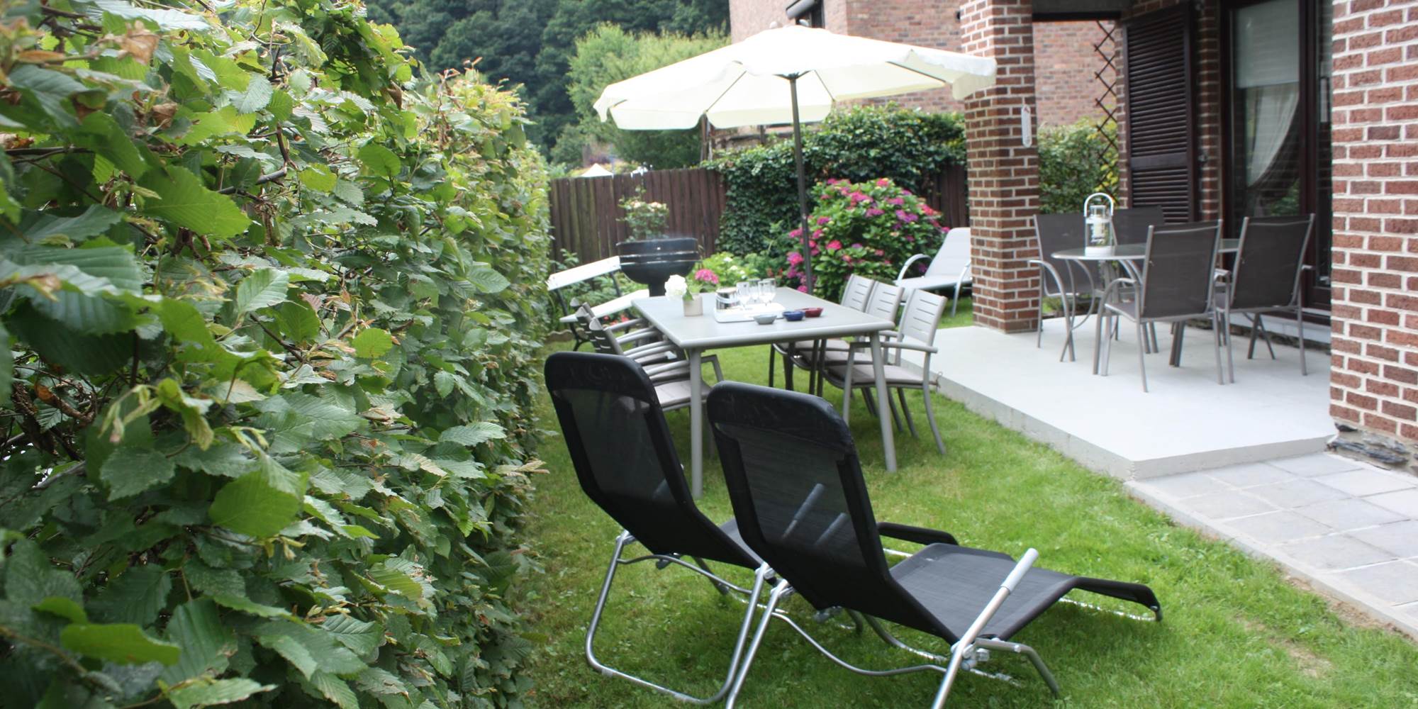 Terrasse située à côté de la cuisine