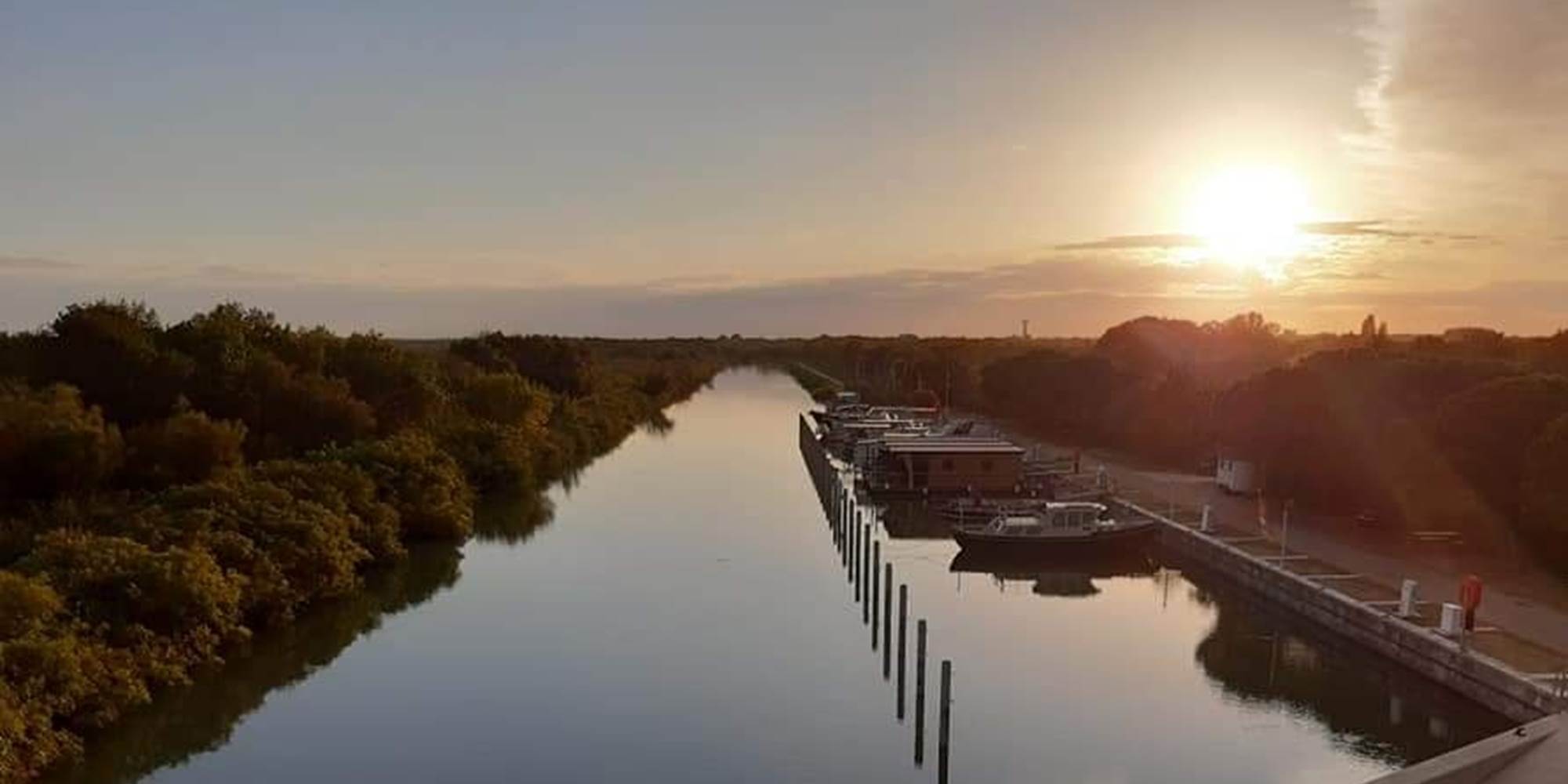 Coucher du soleil sur le canal