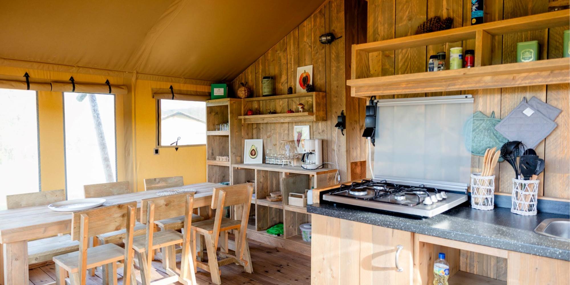 plan large salle à manger écolodges sunshine et sunset