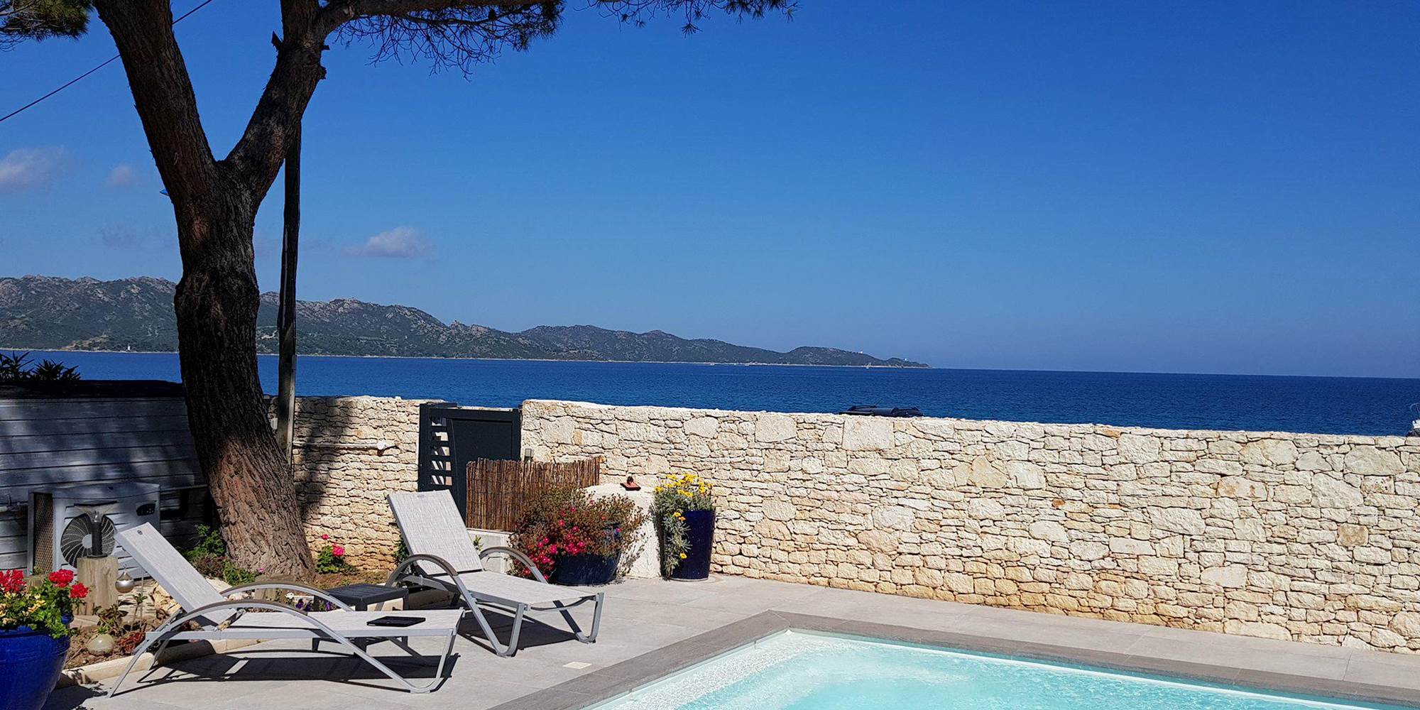 Piscine-mer-corse-Appart-Bleu-Azur