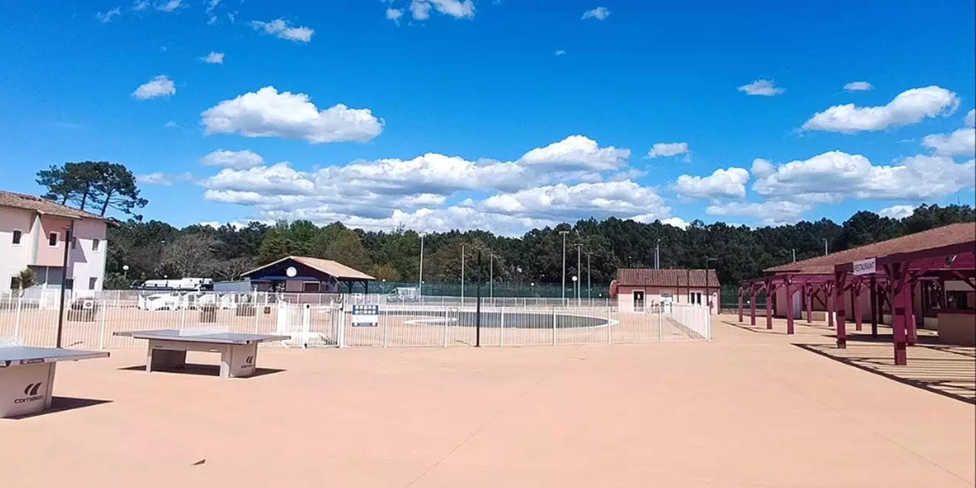 Piscine Est