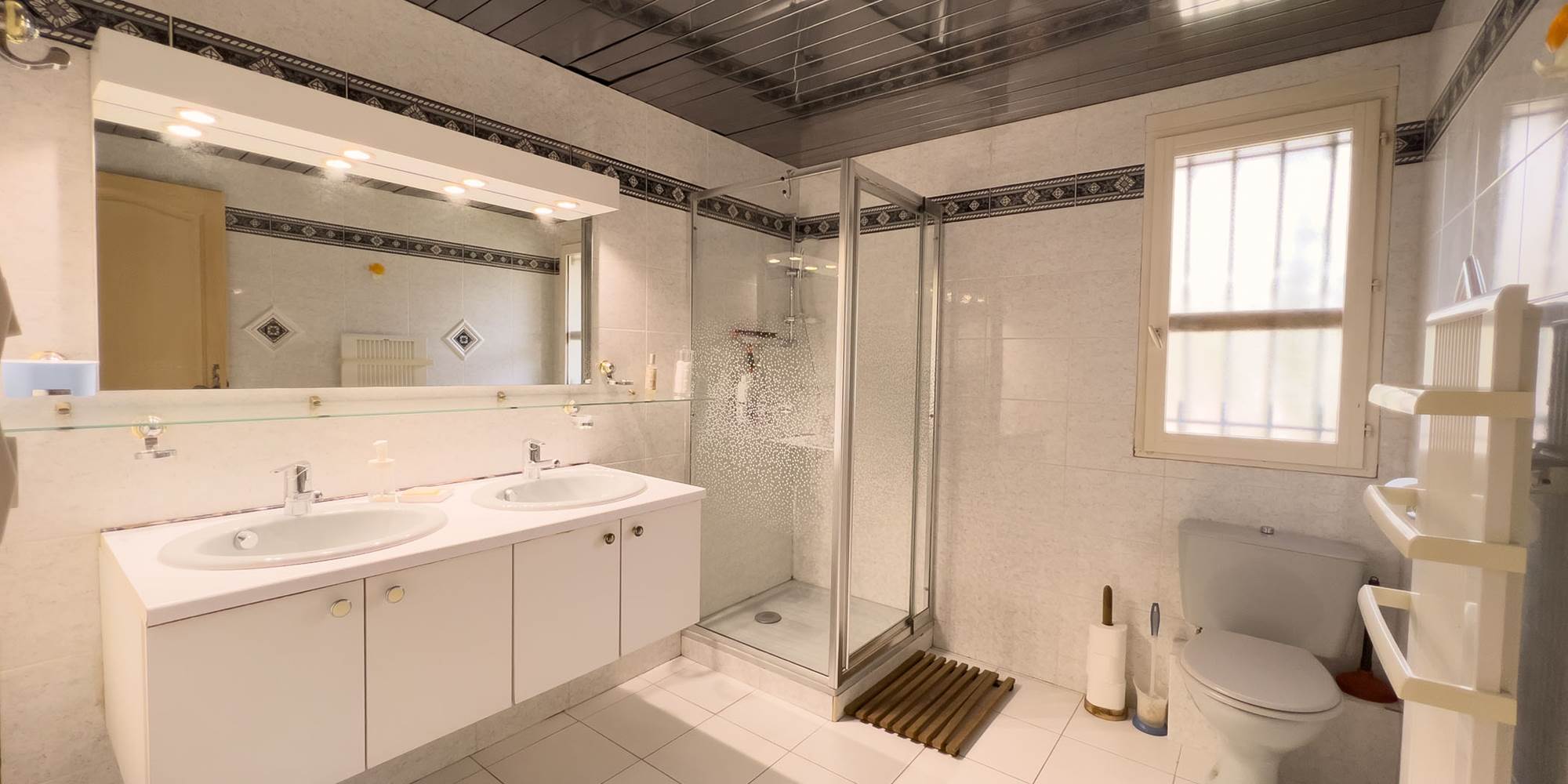 Salle de bain pour la chambre Riou Fer