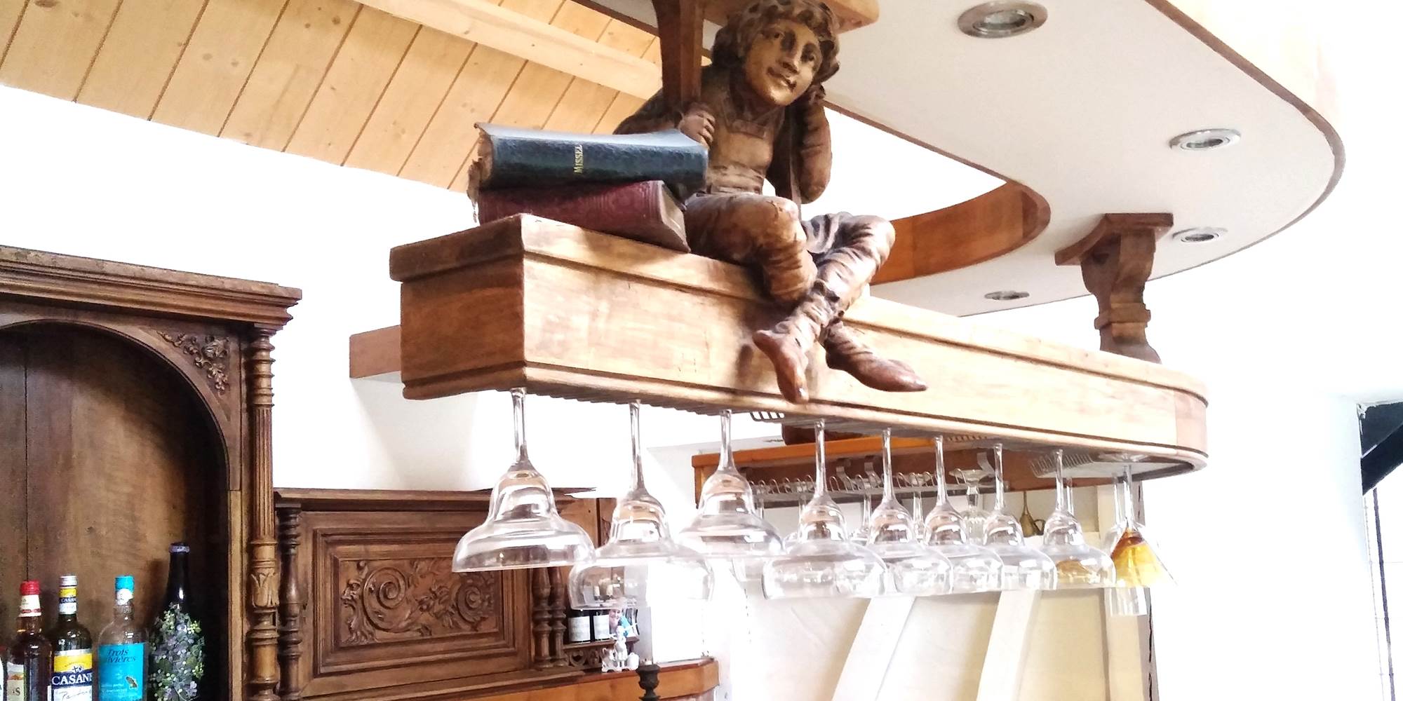 le ciel de bar éléménts du sculteur Fulgraff