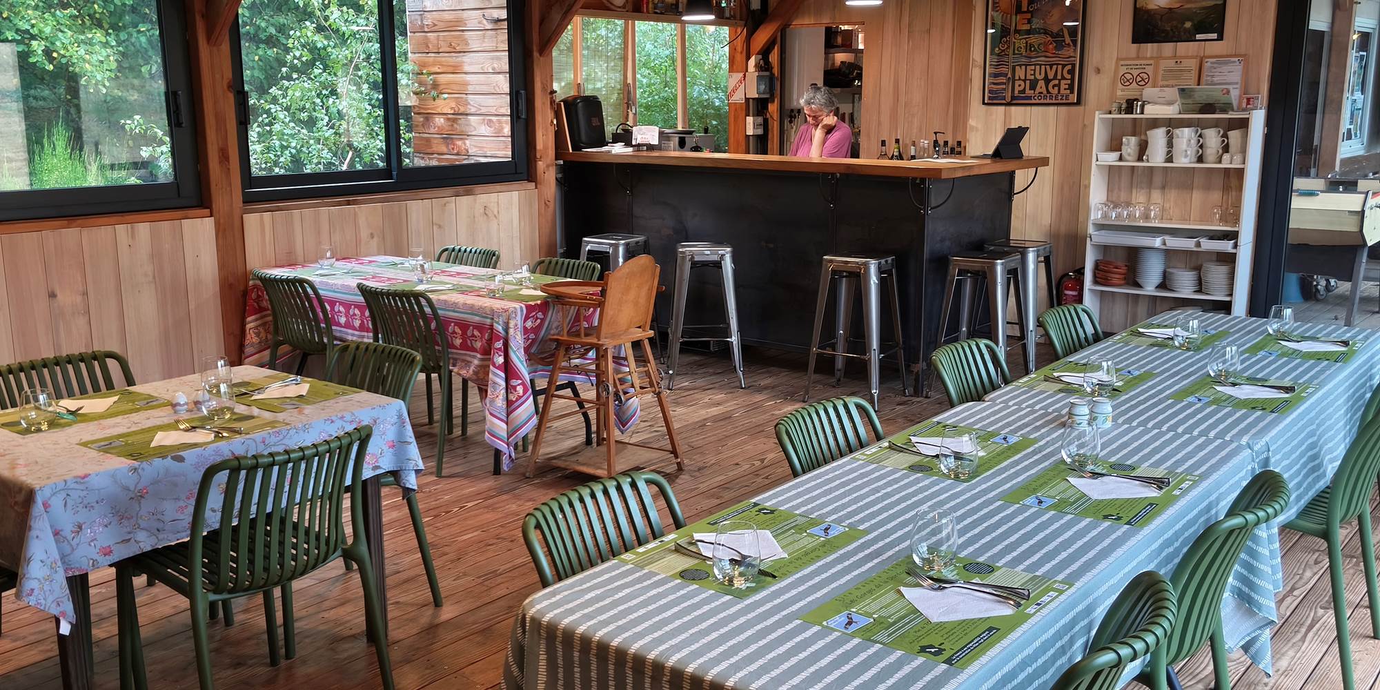 Salle de réception et bar