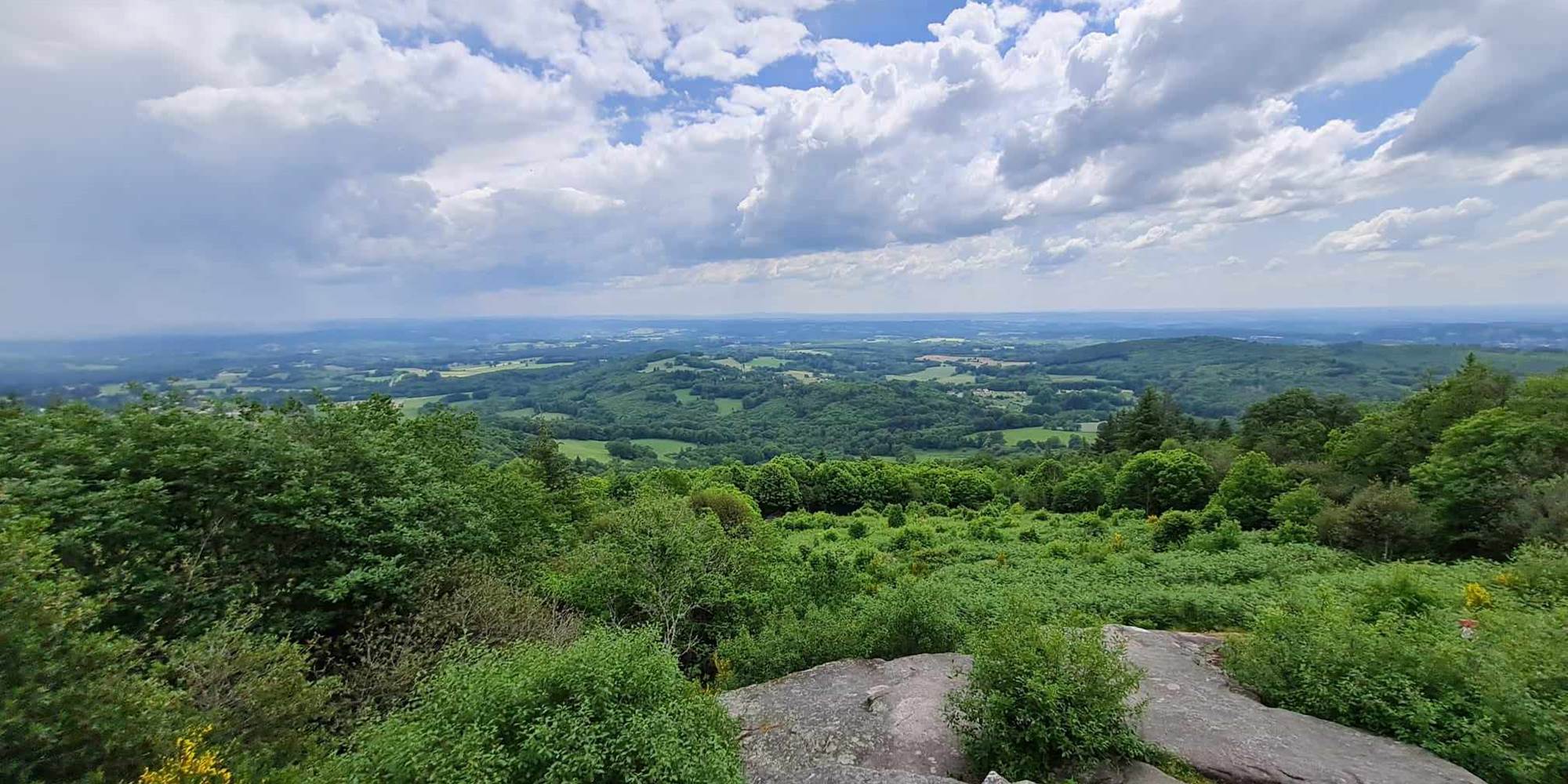 Vue depuis la pierre branlante de La Jonchère