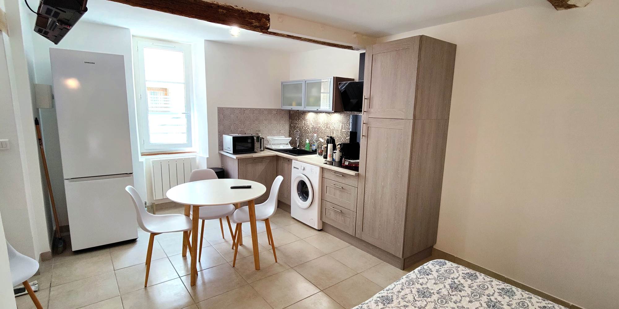 Séjour cuisine du studio du rez de chaussée