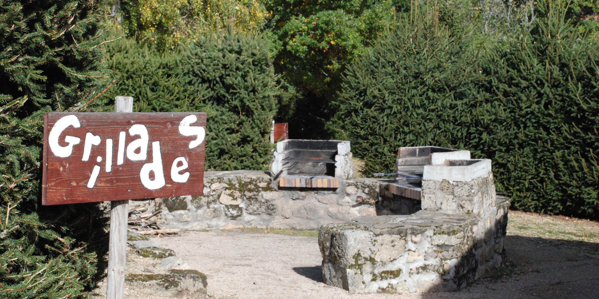 Les Chalets de la Margeride: le coin grillades