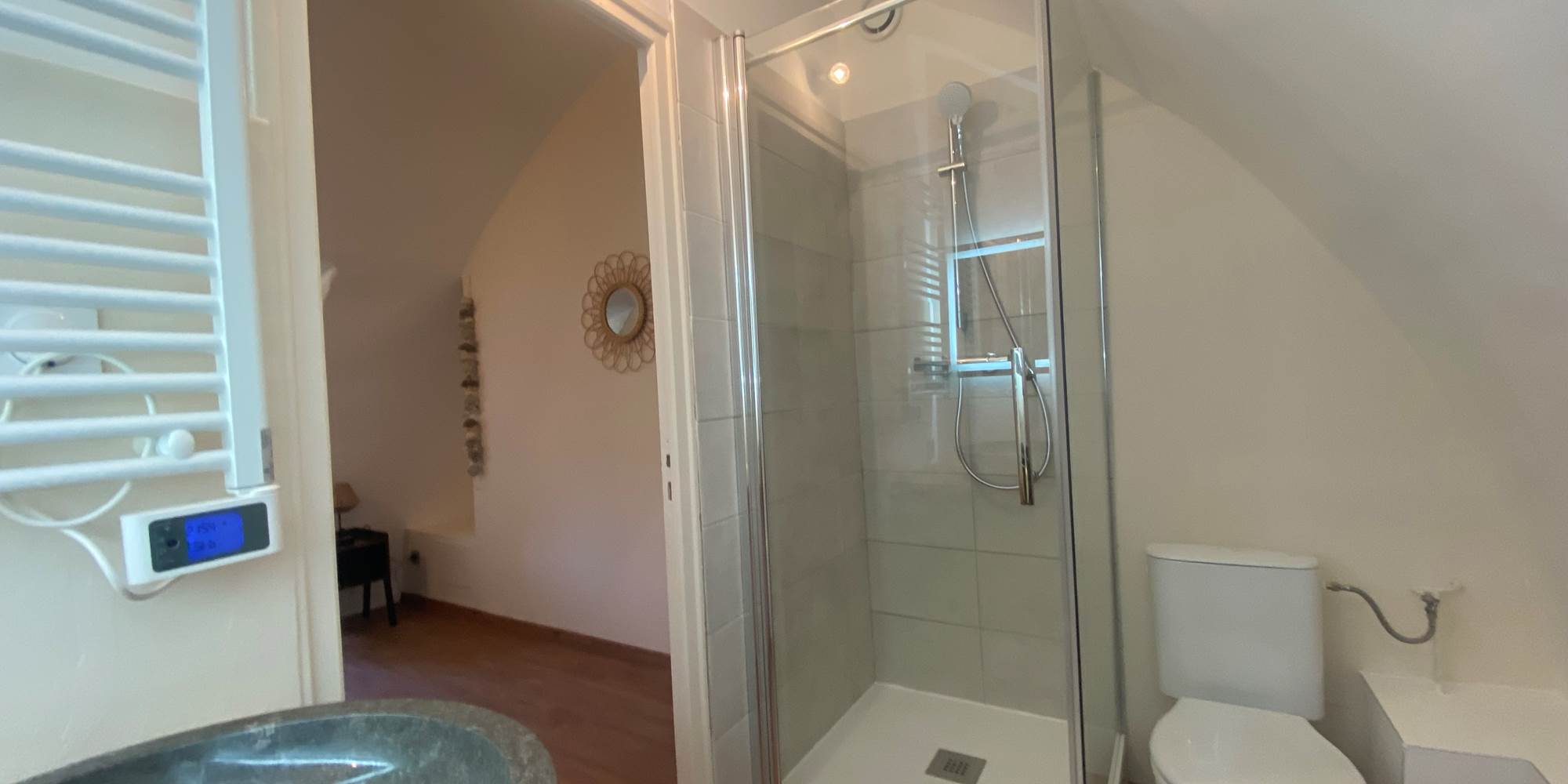 Chambre Sauveterre SDB