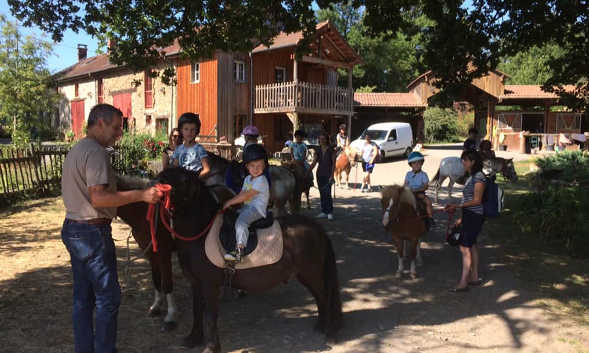 bapteme poney camping la chevauchee en creuse-galerie
