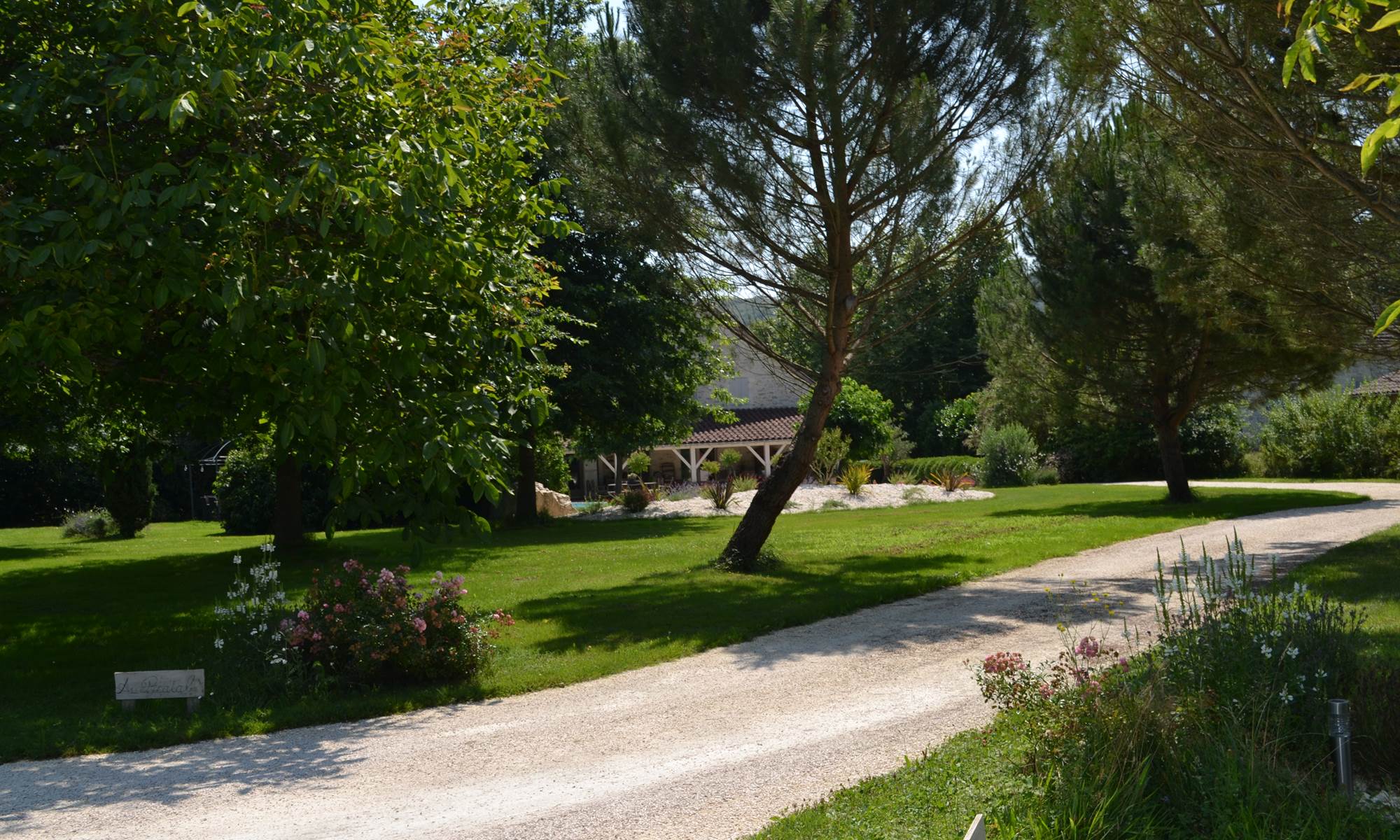 Entrée de la proprièté-galerie