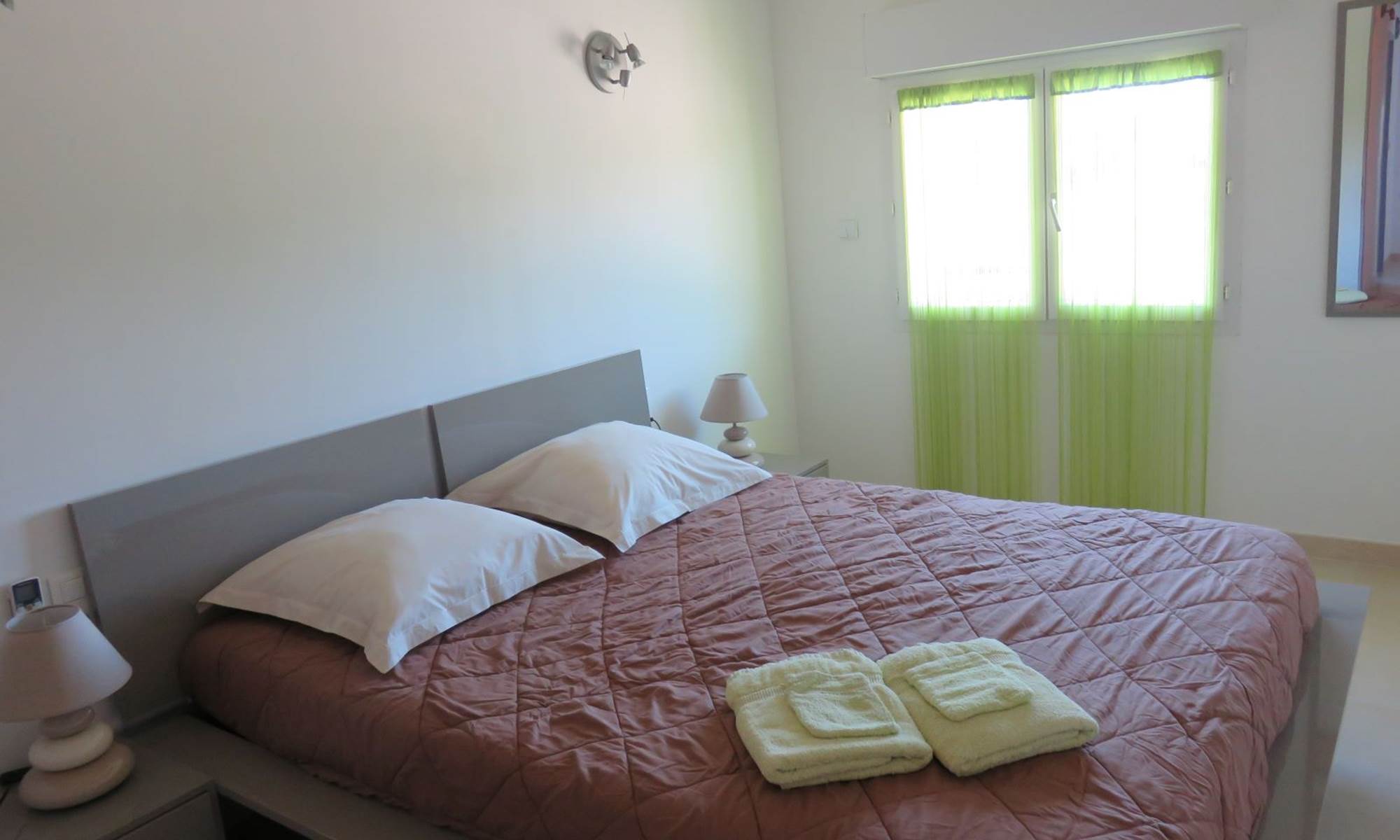 CHAMBRE 2 - DEPENDANCE