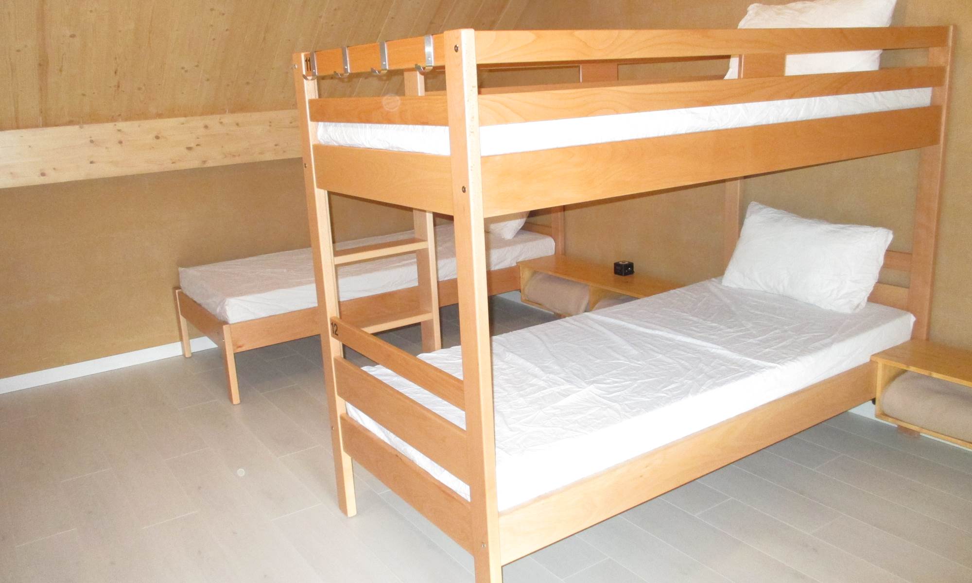 Dortoir fermé de 4 lirs à l'étage-galerie