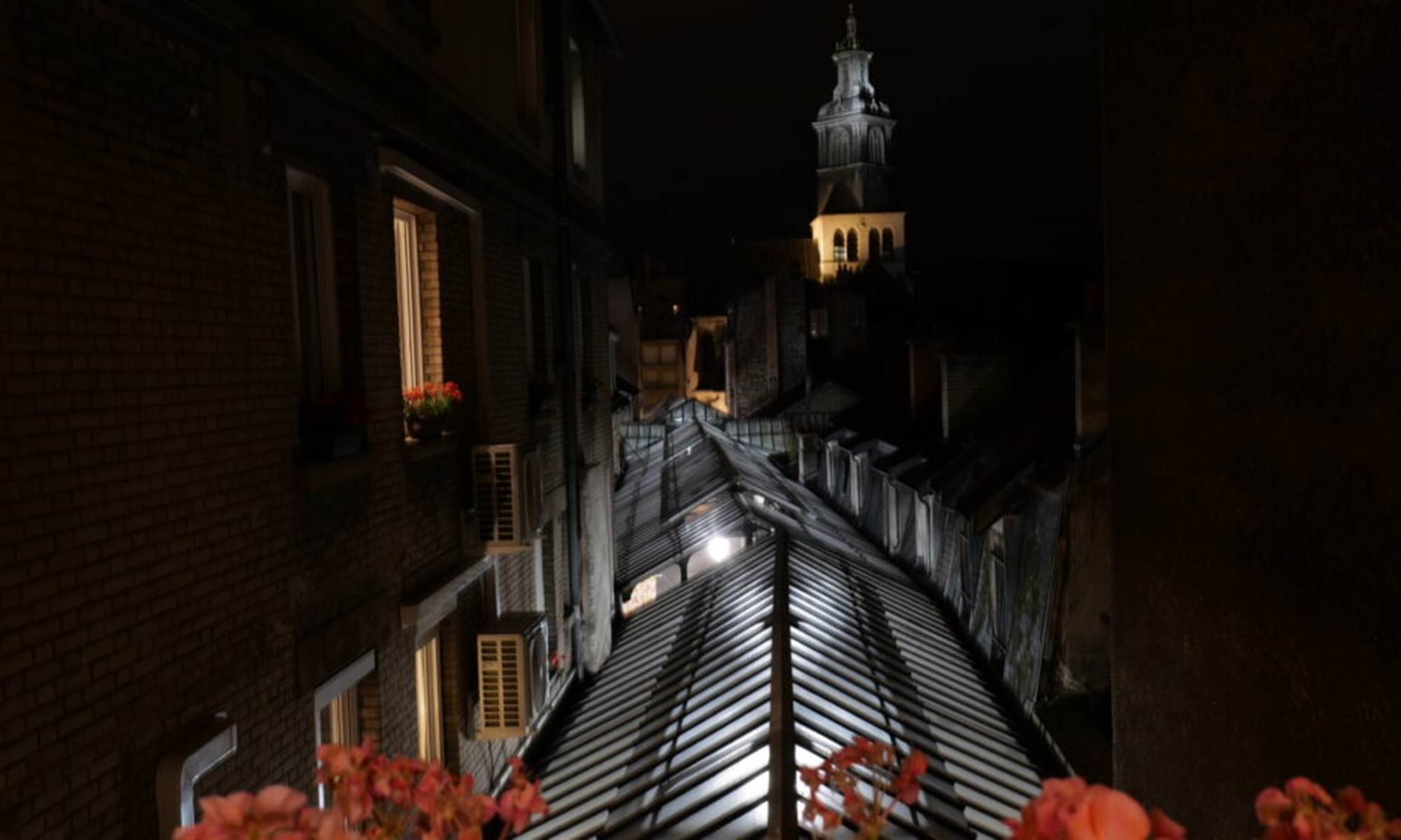 hotel-des-arcades-reims-chambre-calme-double-deluxe-climatisation-champagne-parking?-galerie