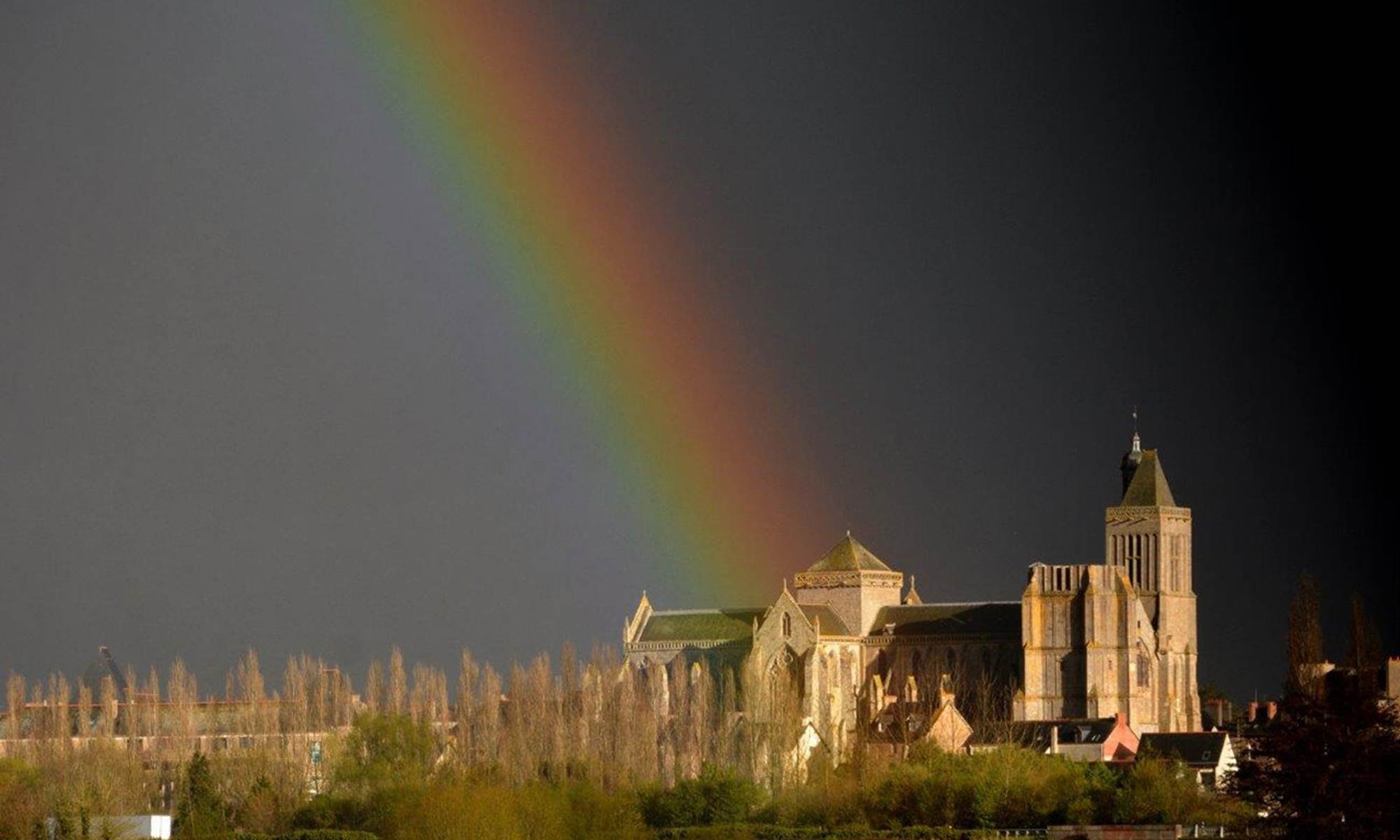 cathedrale-dol-de-bretagne-1