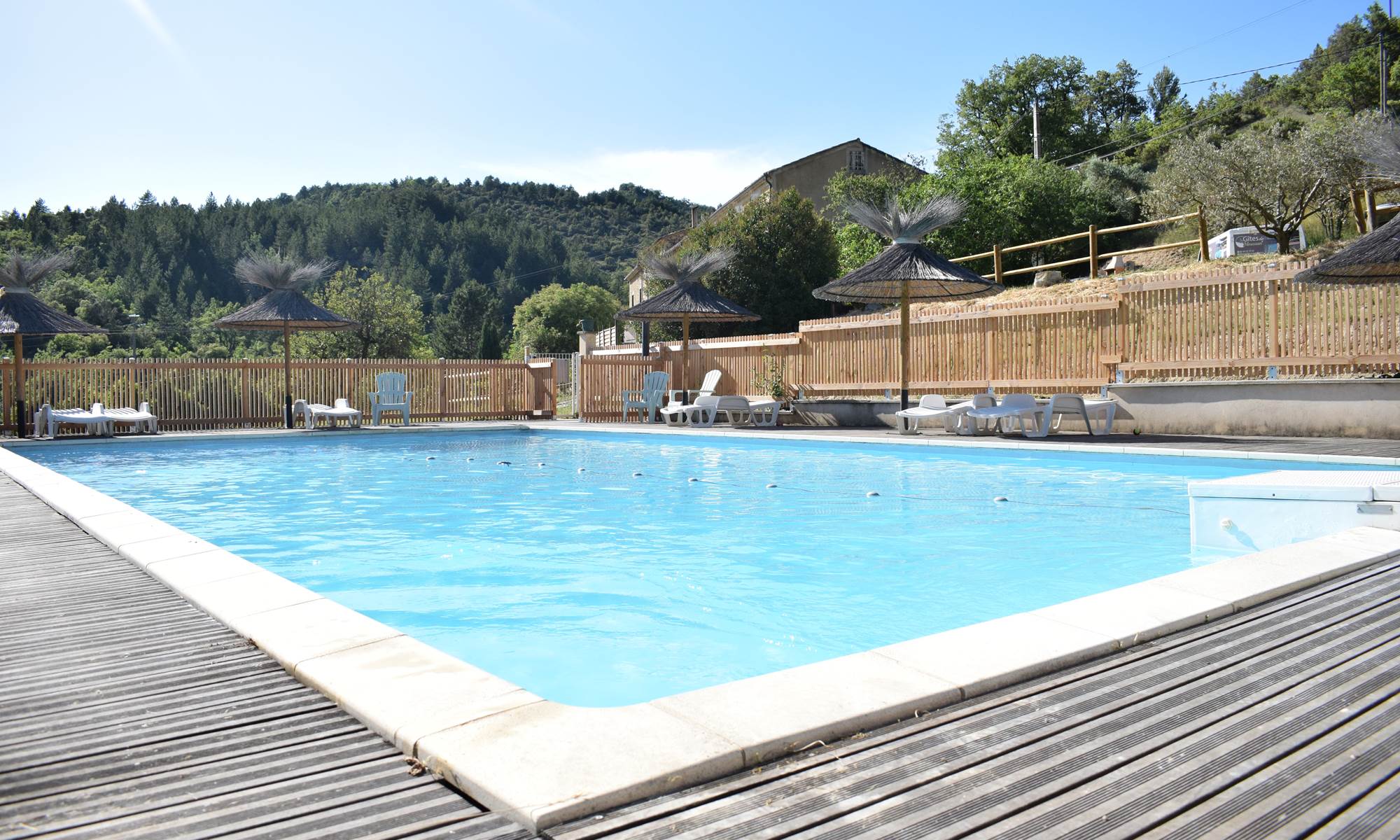 Les gîtes de Moussan - Montbrun Les Bains - Piscine Extérieure-page