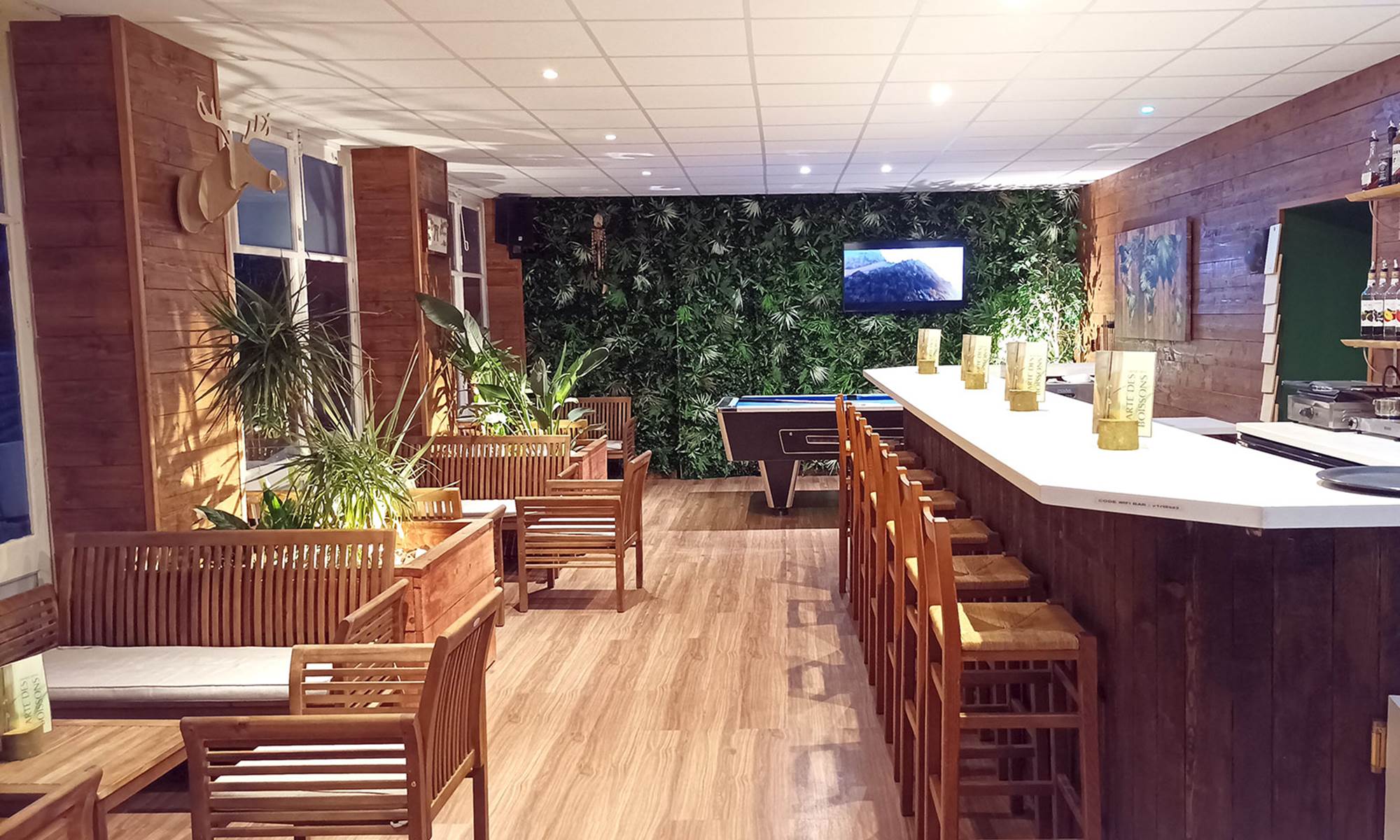 Bar et billard-galerie