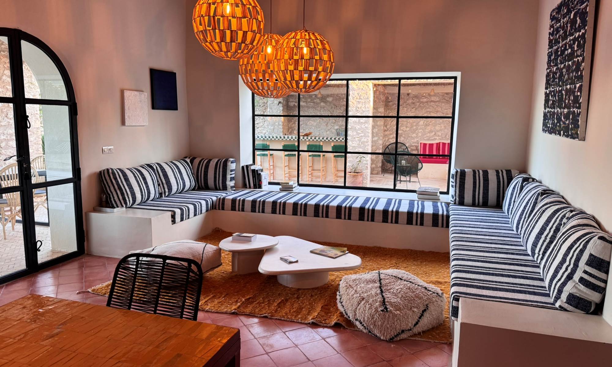 Cosy livingroom with view-page