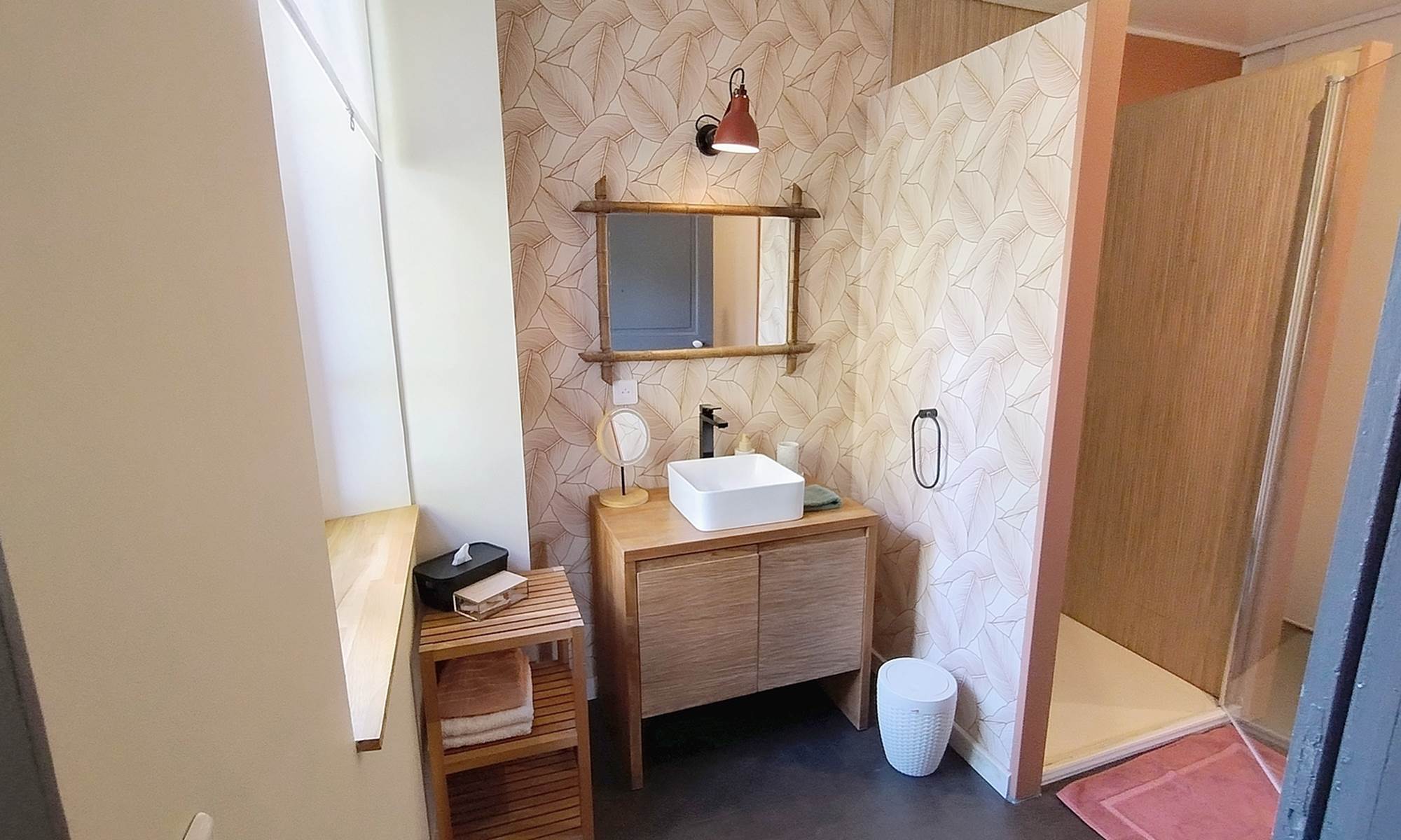 16-bis-gite-hotel-marssac-salle de bain-galerie