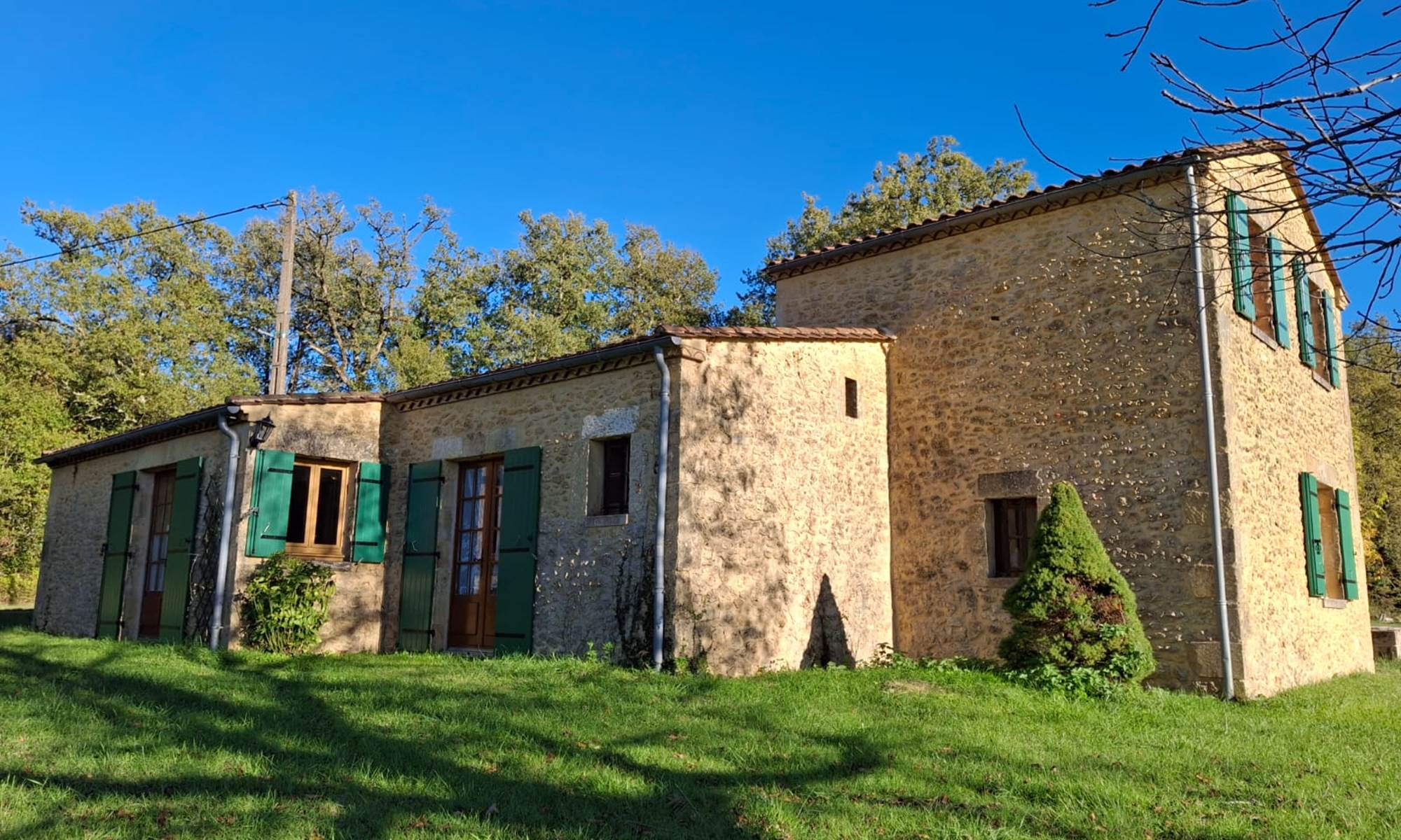 Maison en pierre du Périgord pour 8, jardin arboré non clos, idéale en famille ou entre amis-galerie