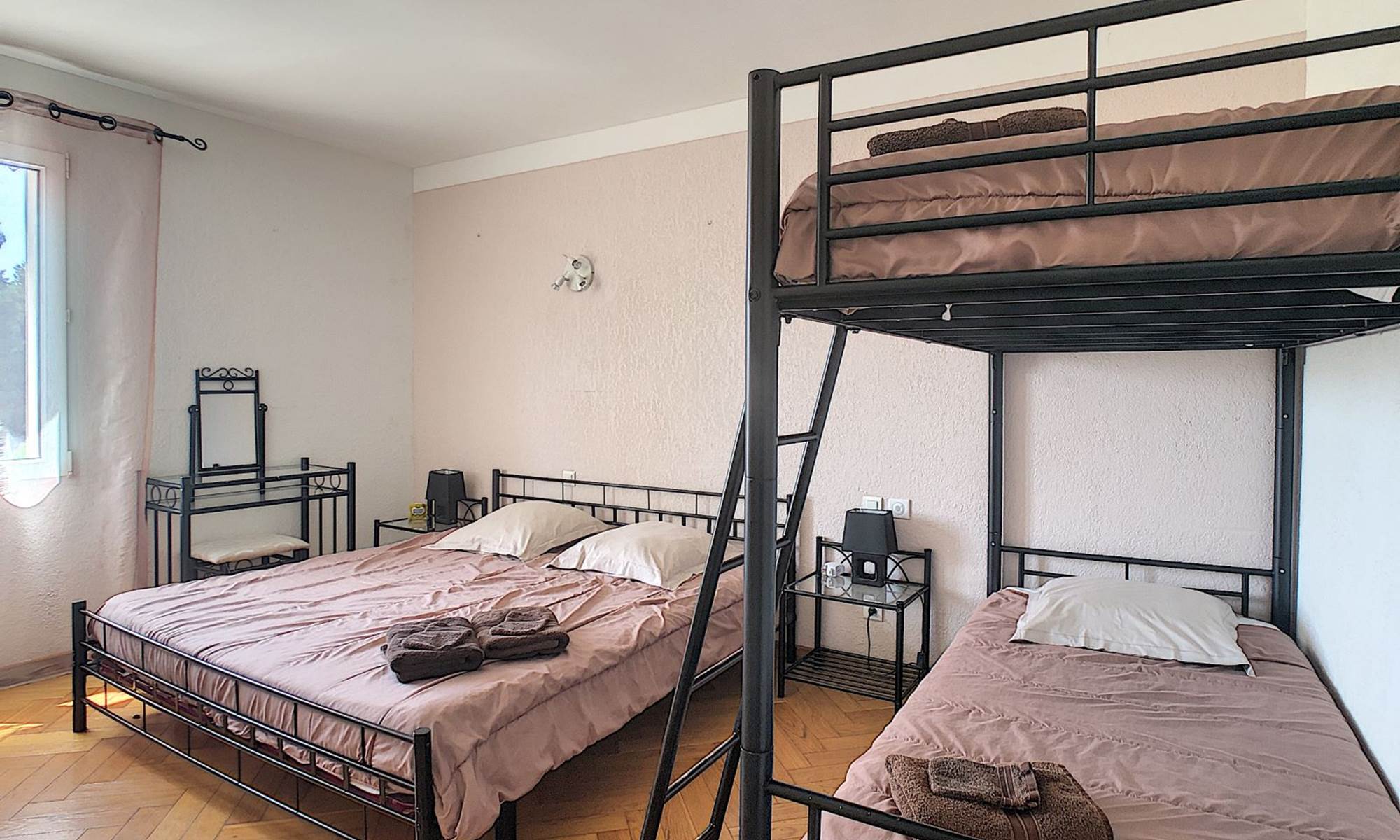 CHAMBRE 2 - ETAGE MAISON