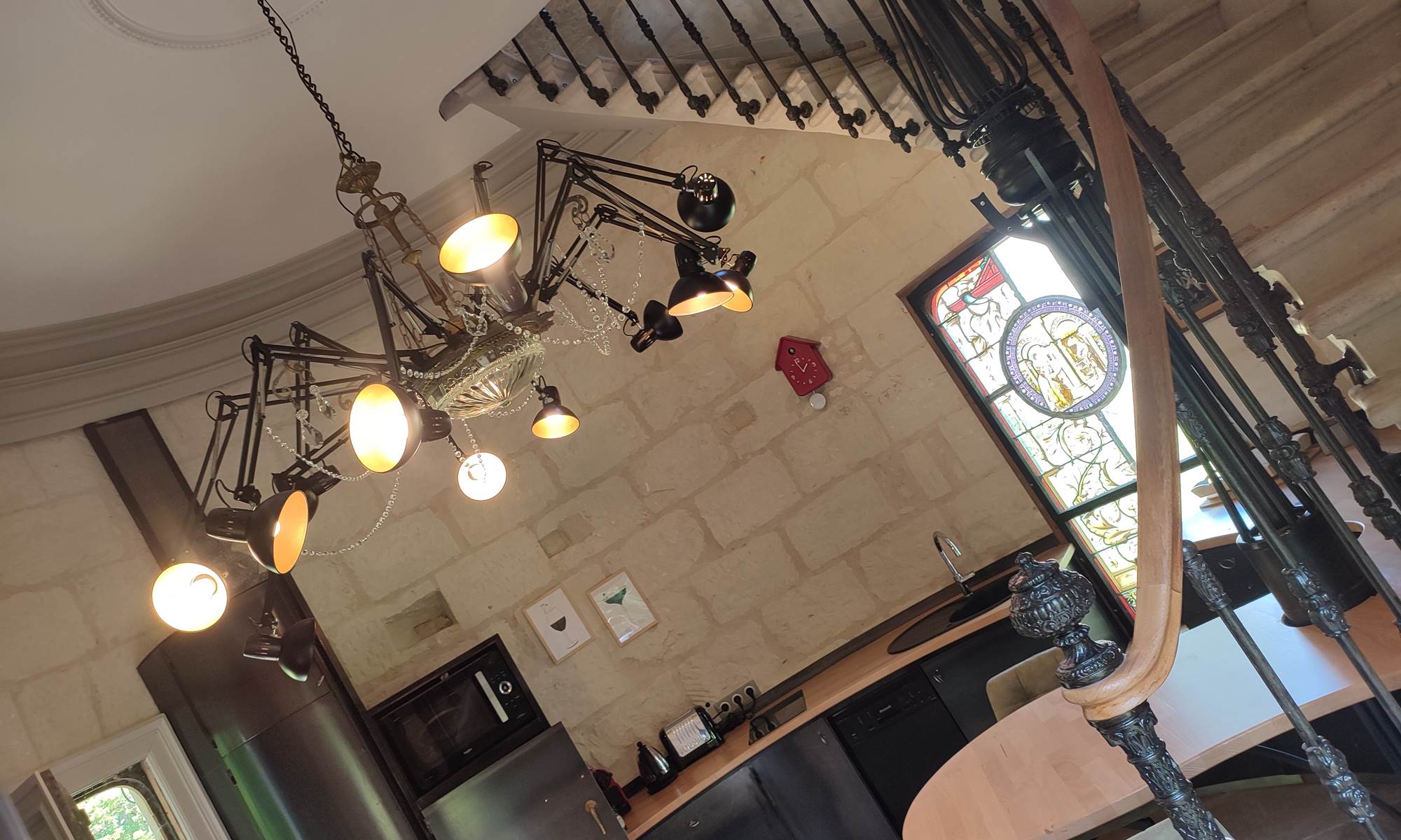 la-tour-des-touches-gite-savonnieres-coin-repas