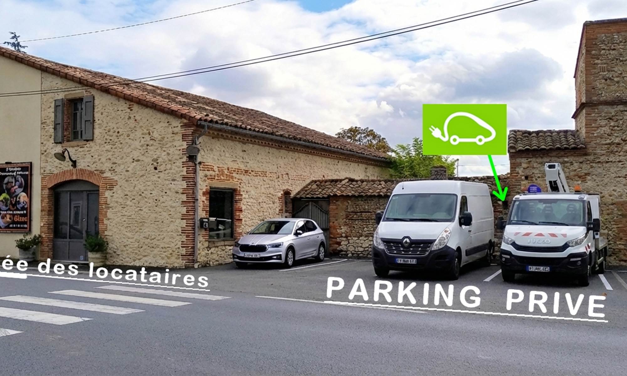 parking prive-16 bis gite hotel-utilitaires-camping-car-galerie