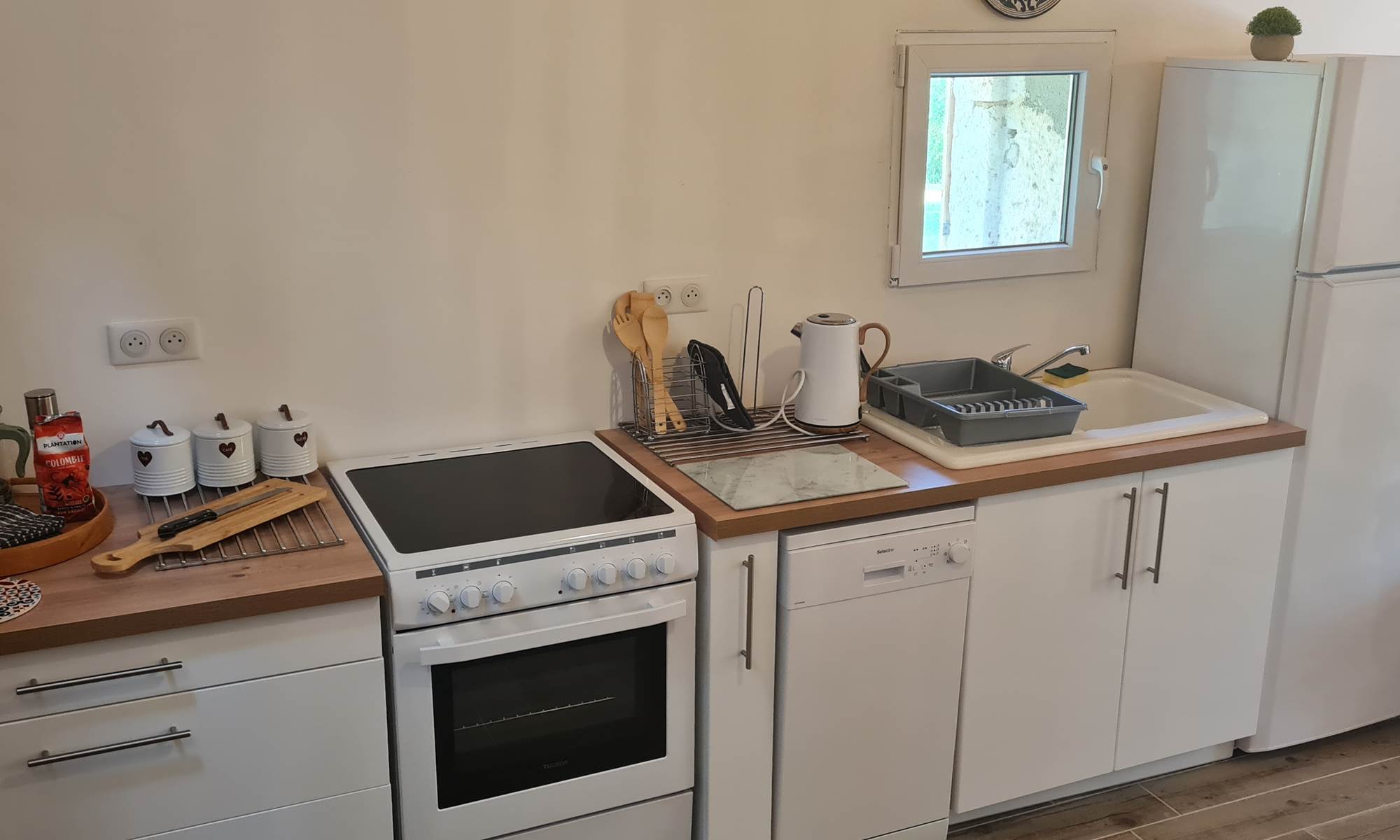 The Lodge Gite - Kitchen