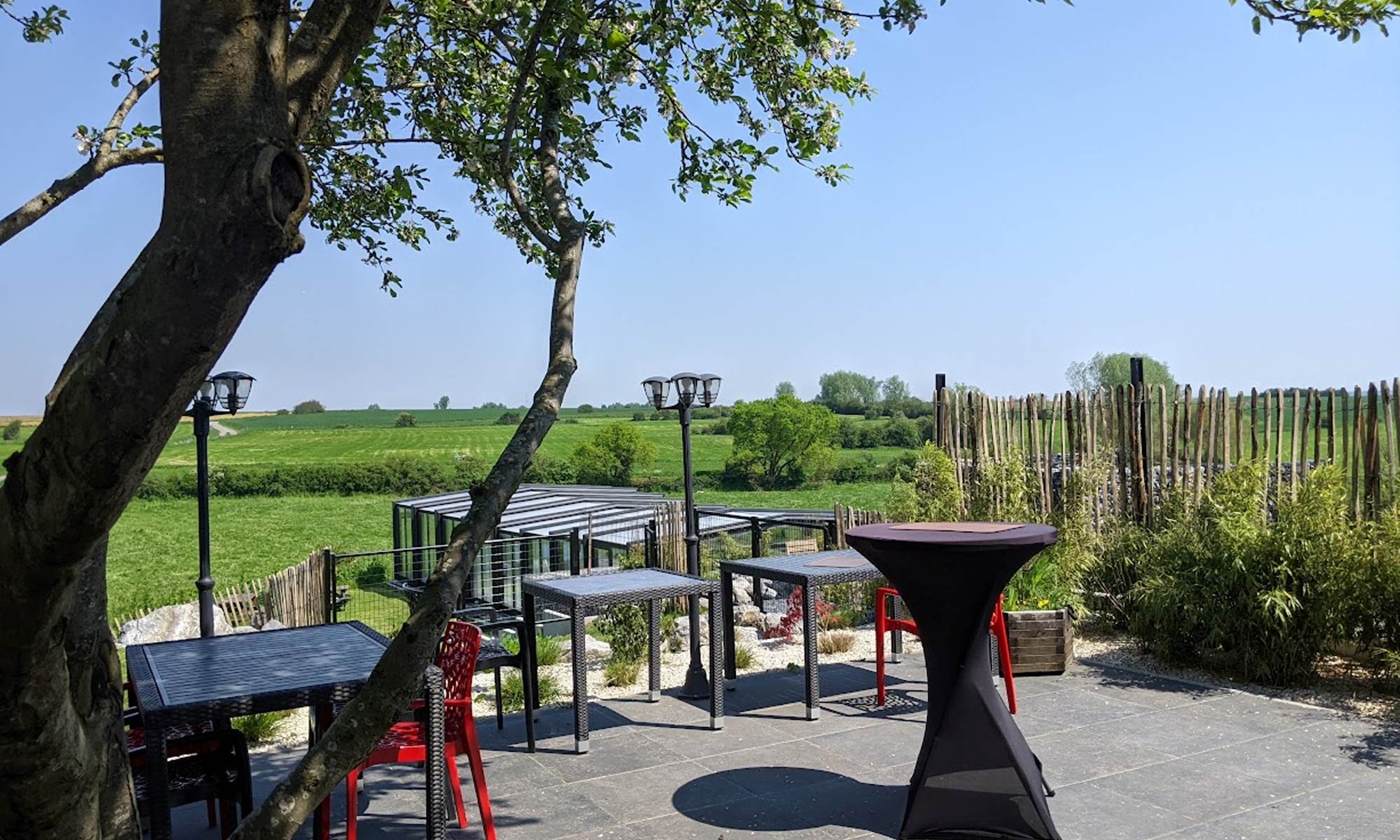 Notre terrasse avec vue sur la campagne
