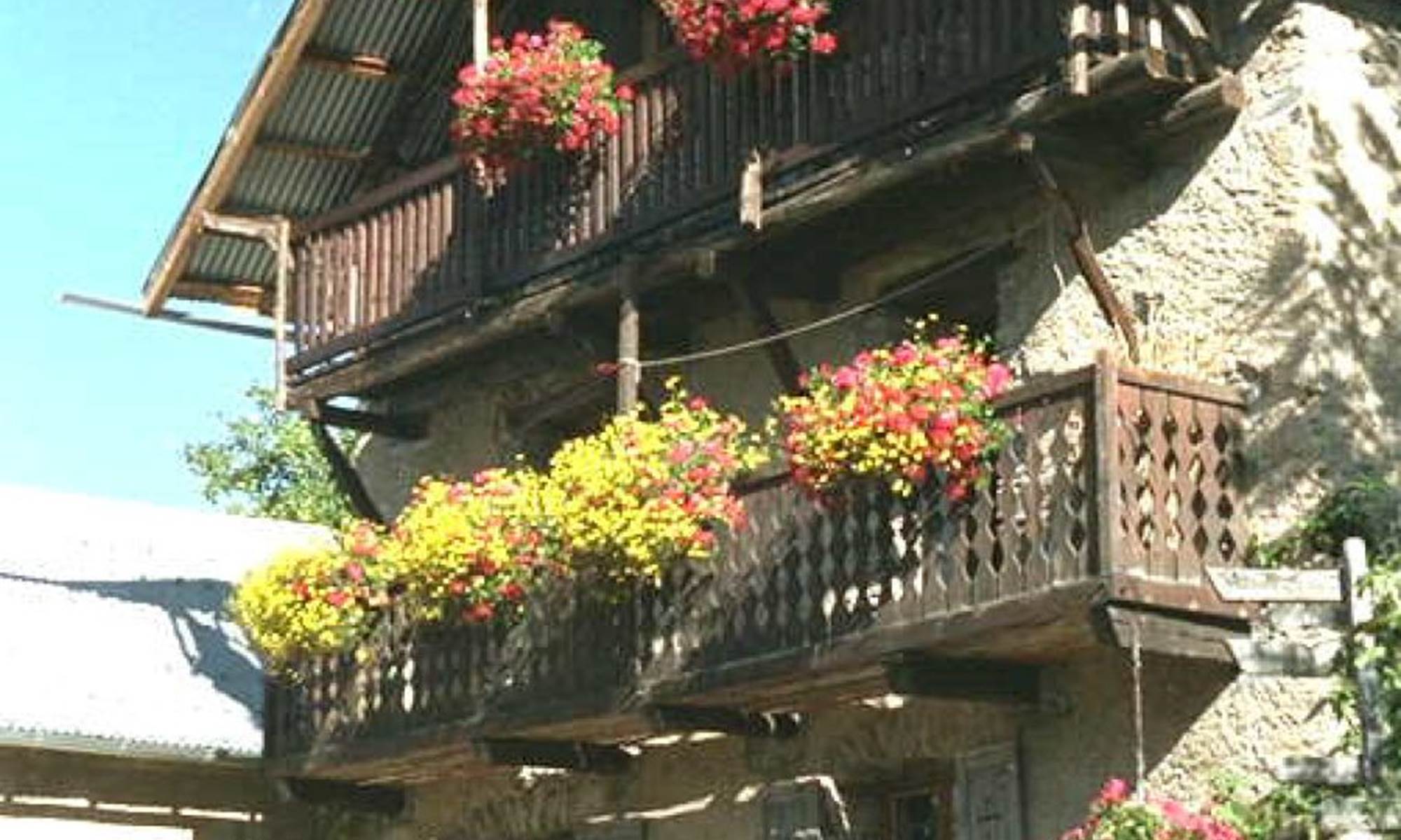 Singuigneret hameau fleuri.