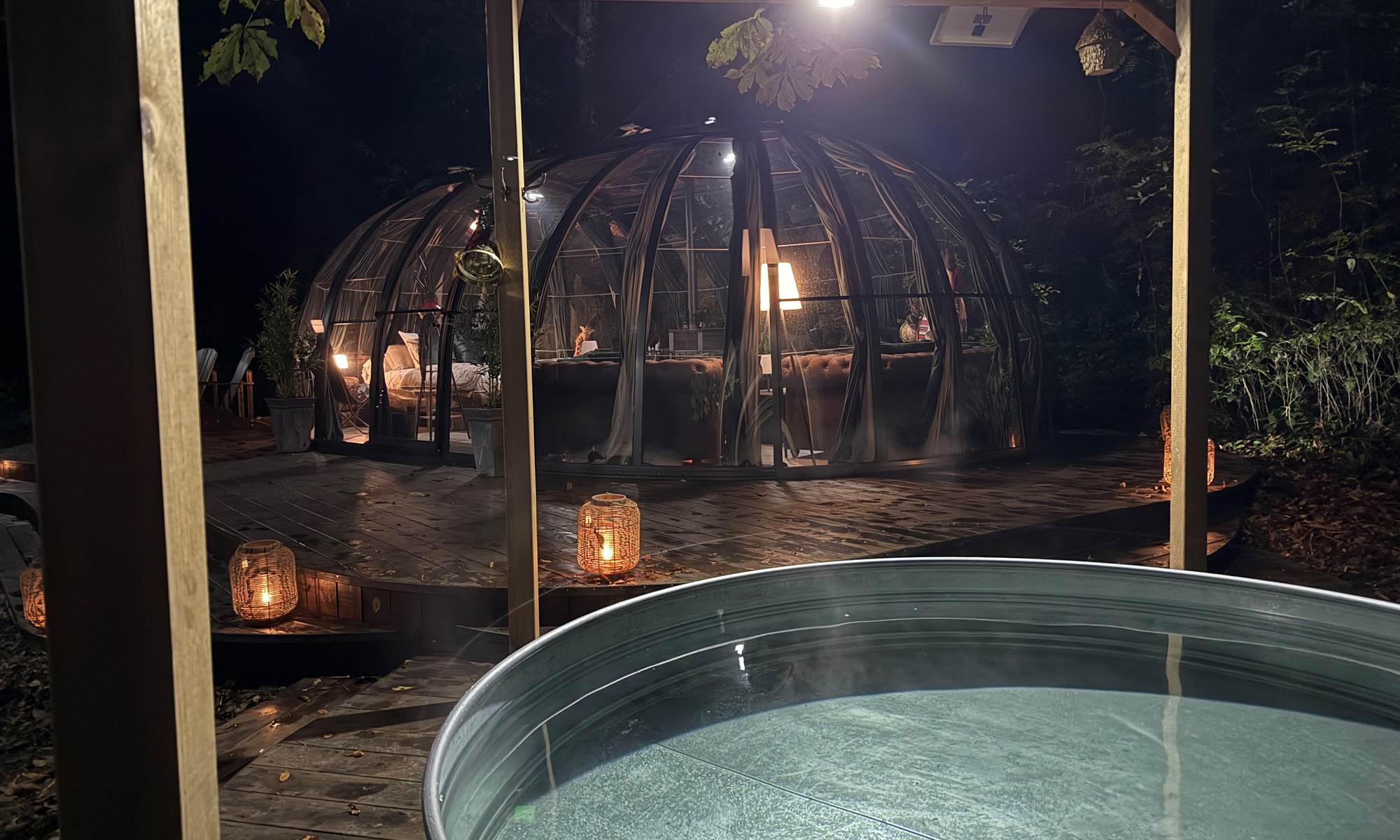 Écolodge avec spa privatif en France : bien-être et nature au rendez-vous.-page