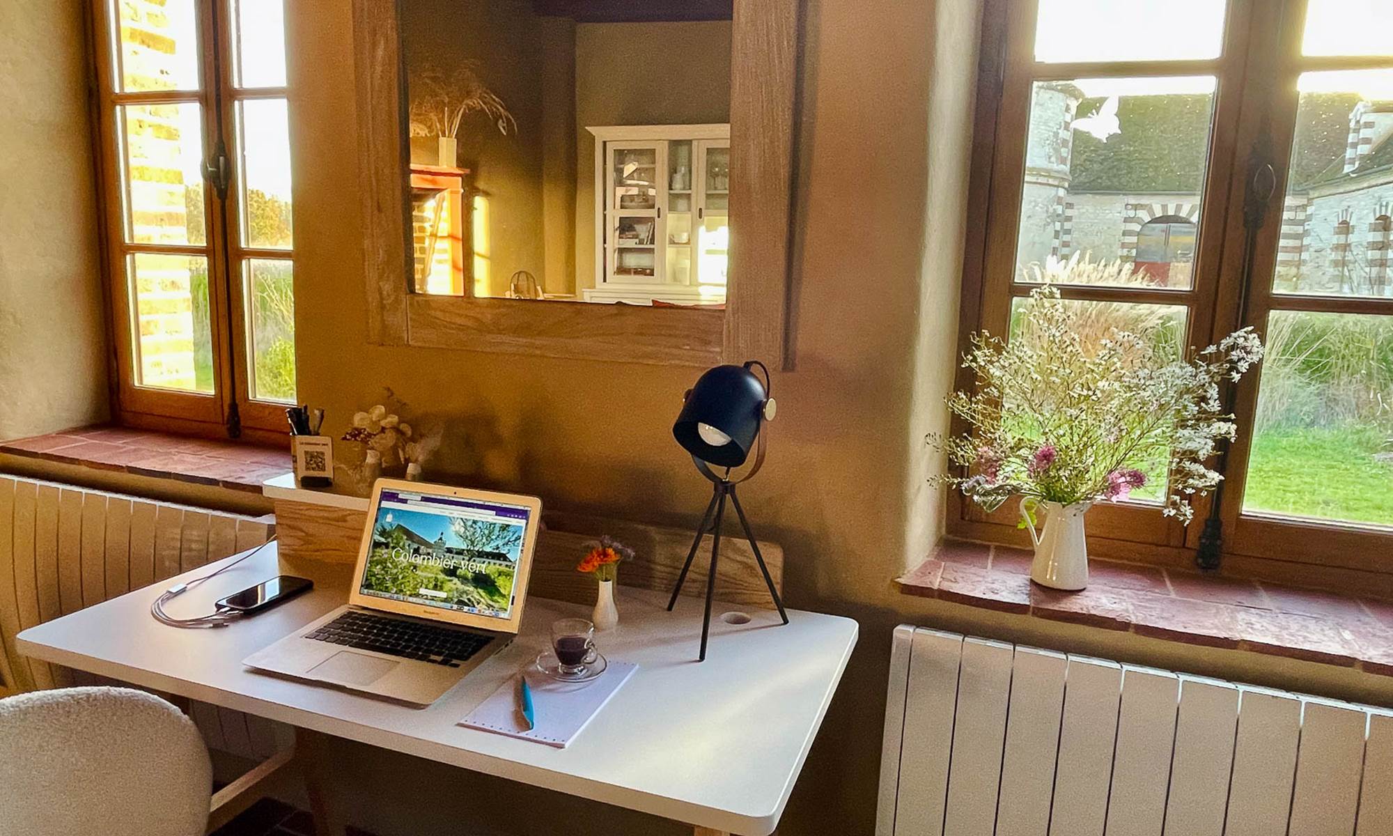 un vrai bureau-galerie