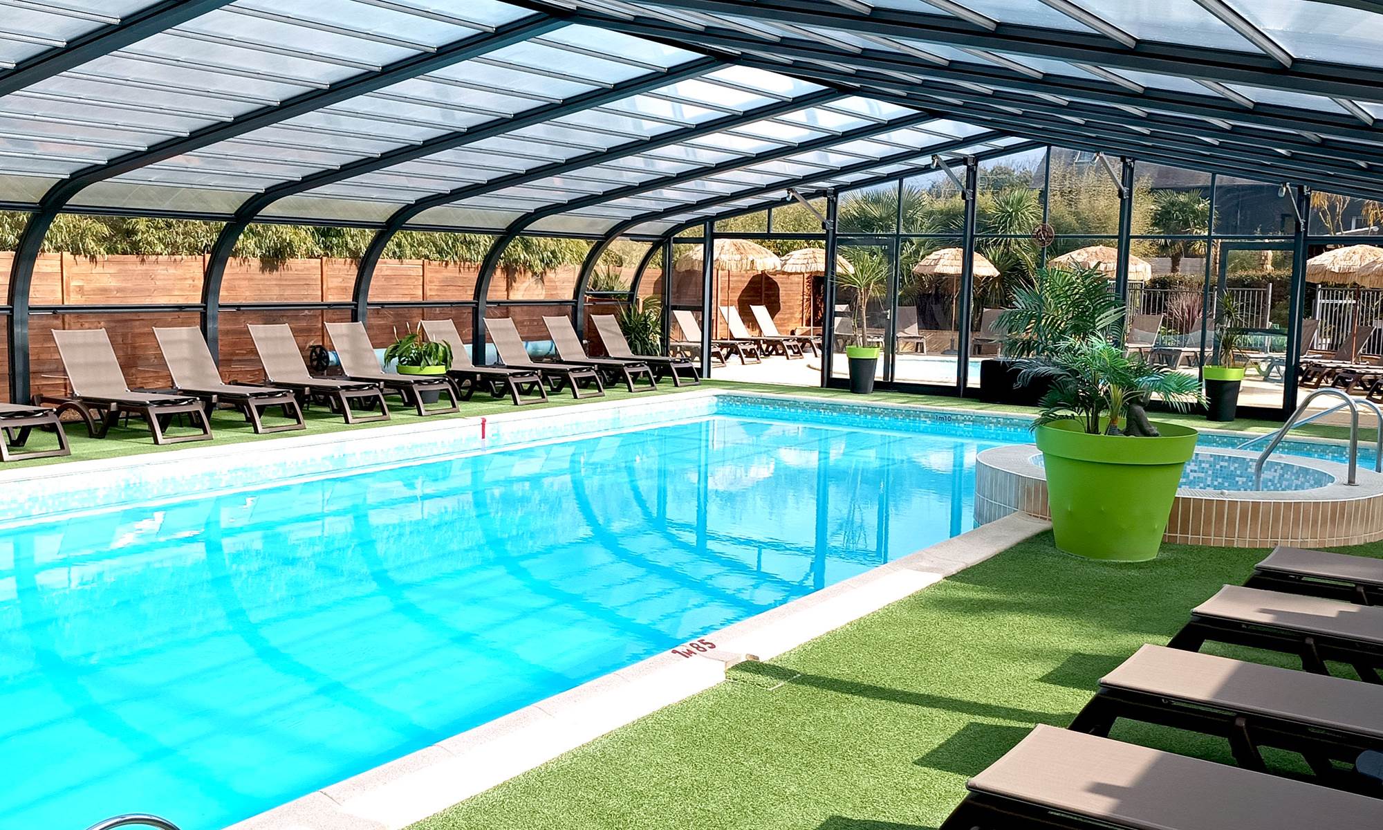 Piscine coté intérieur-galerie