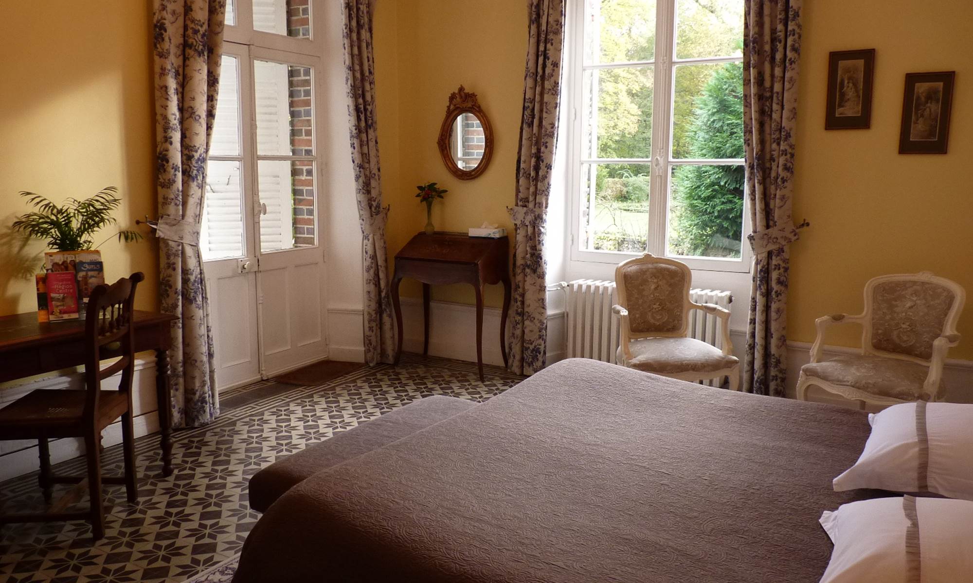 chambre jaune pour site 008-large-galerie