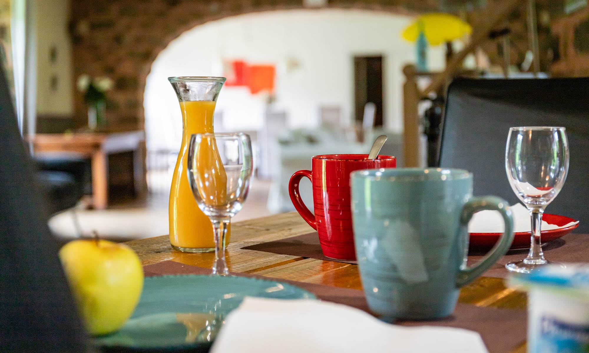 Petit déjeuner vue salon BedinBellongue