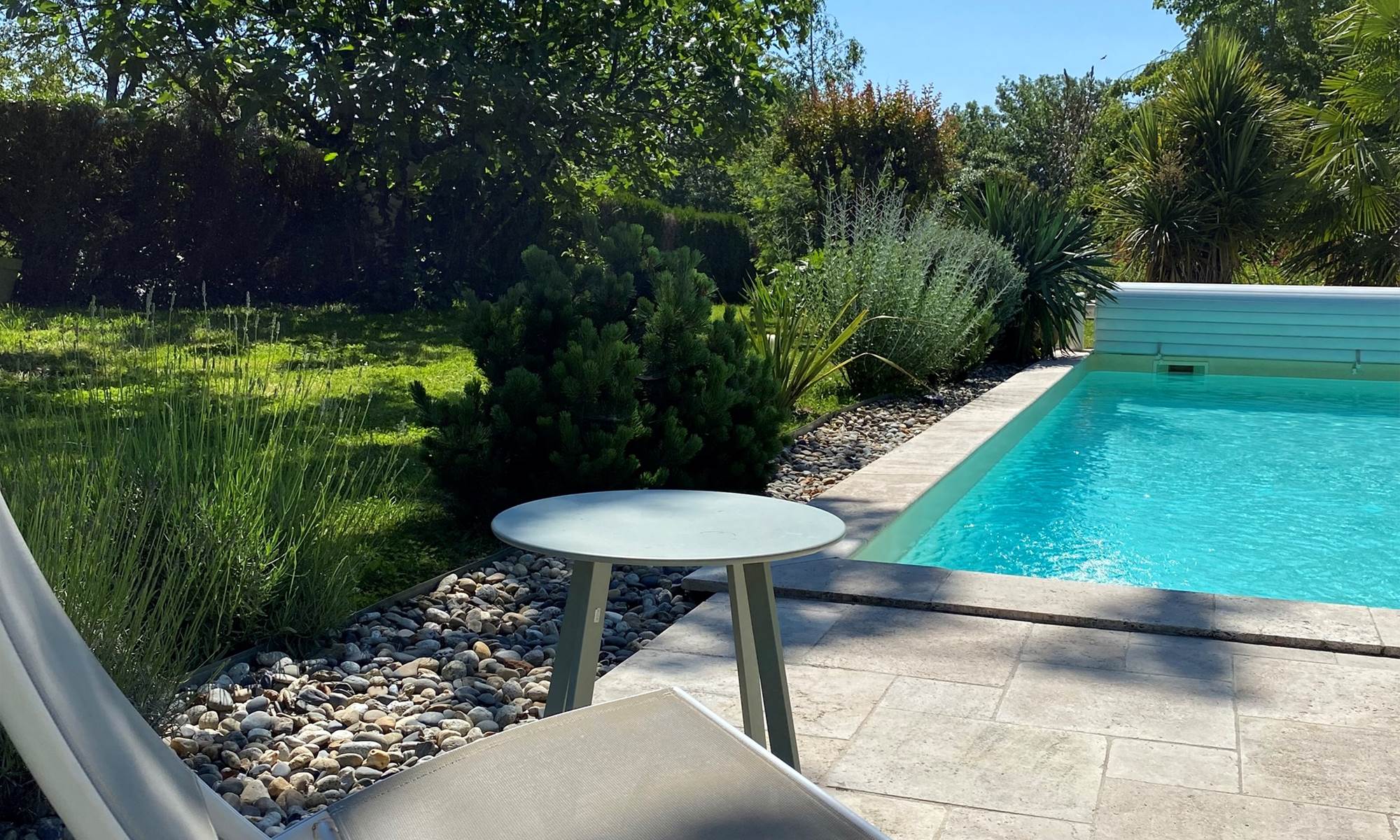 piscine transat les-charmes-de-sarlat