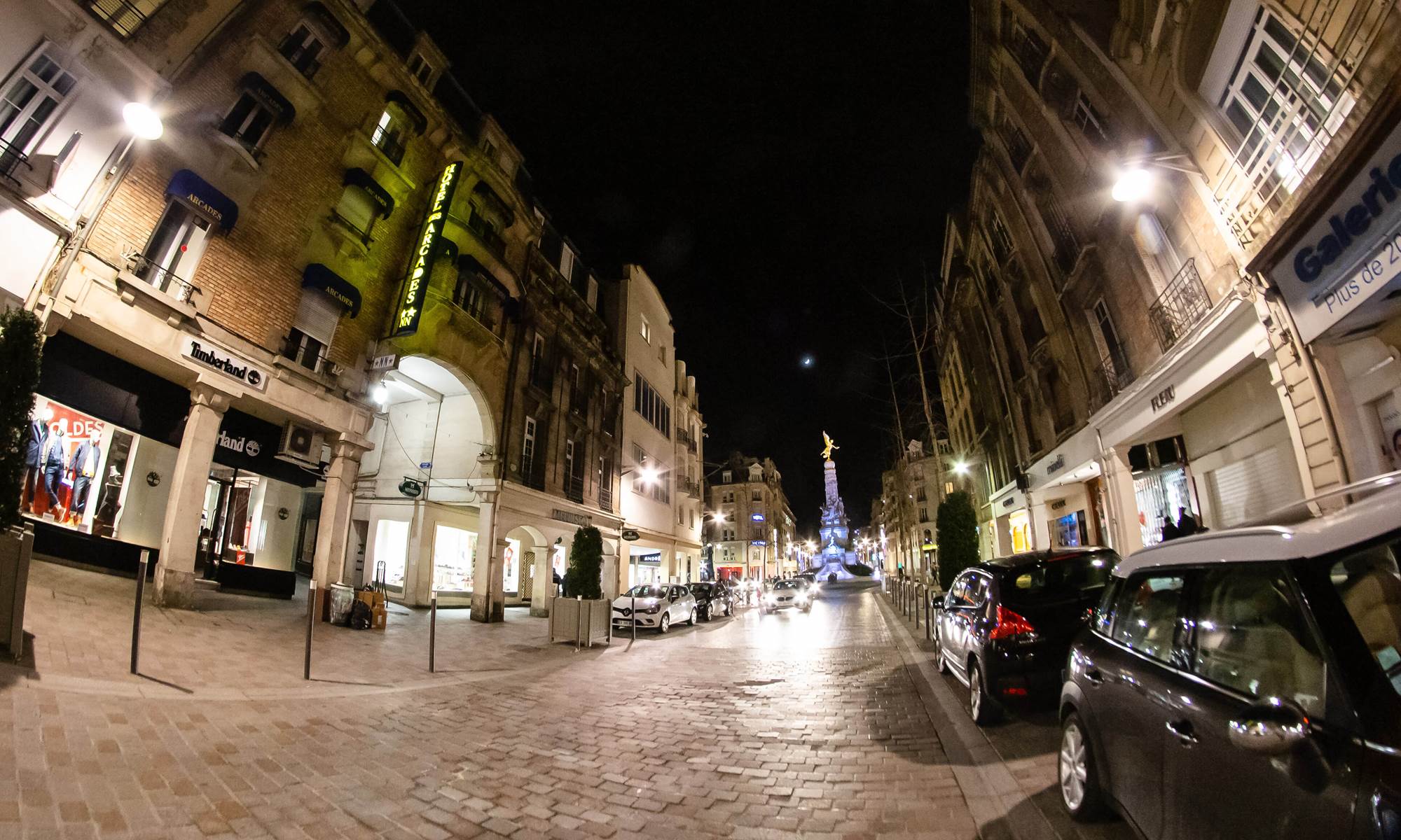 hotel-des-arcades-chambre-double-climatisation-champagne-parking-reims-galerie